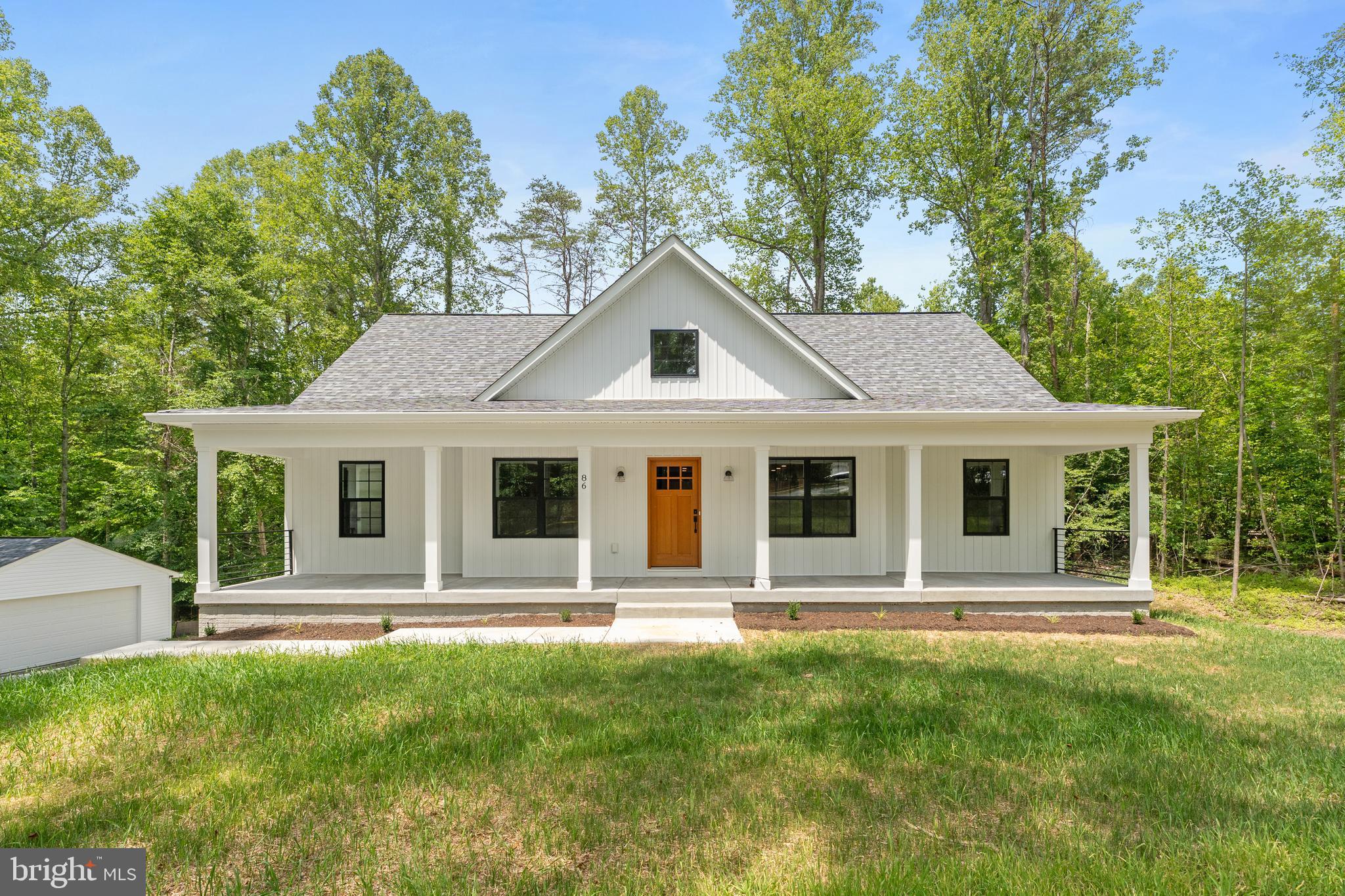 WOODLAND SHORES - Residential