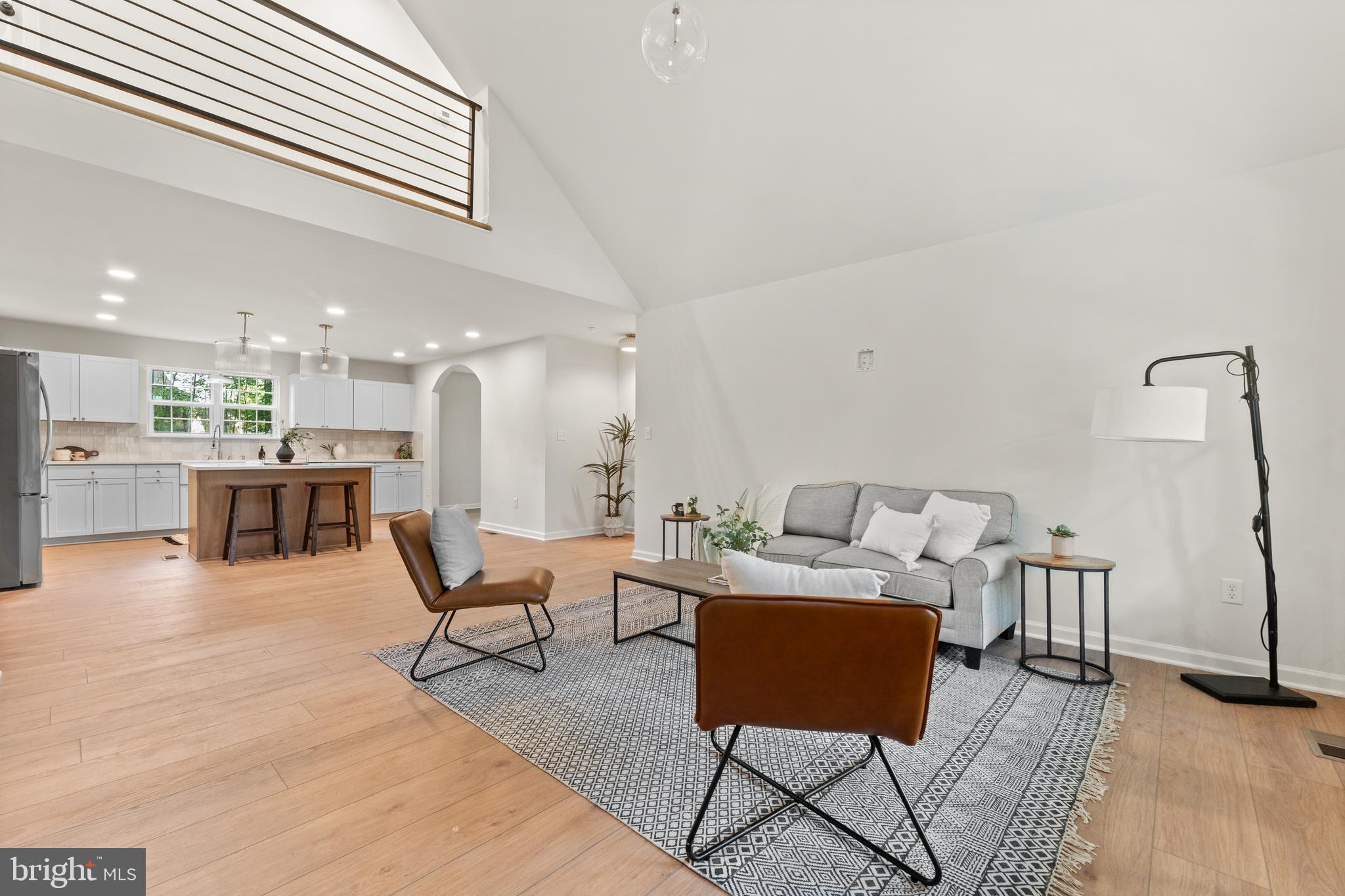 WOODLAND SHORES - Residential