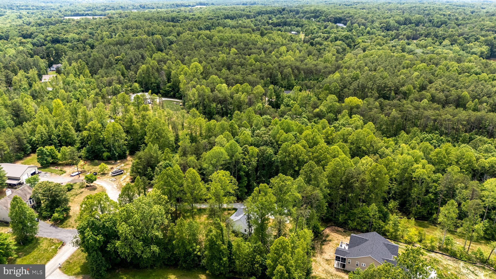 WOODLAND SHORES - Residential