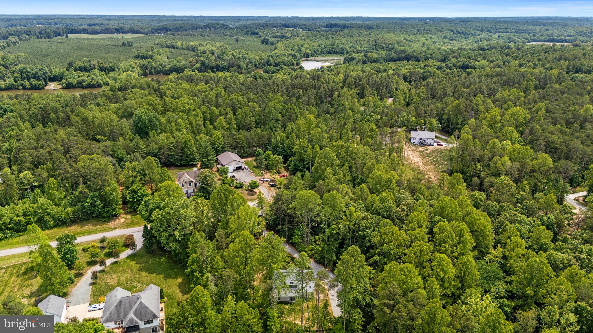 WOODLAND SHORES - Residential
