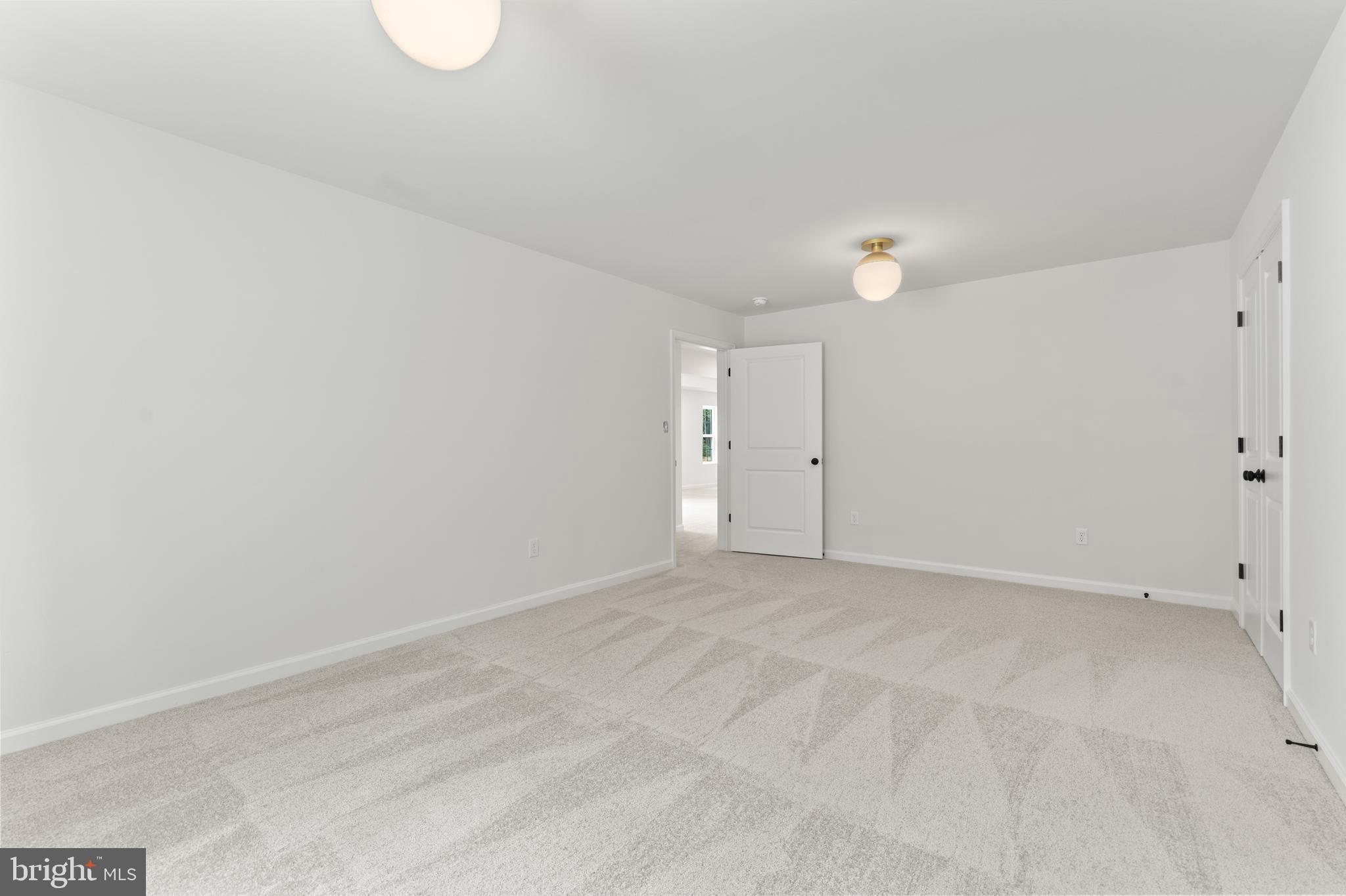 WOODLAND SHORES - Residential