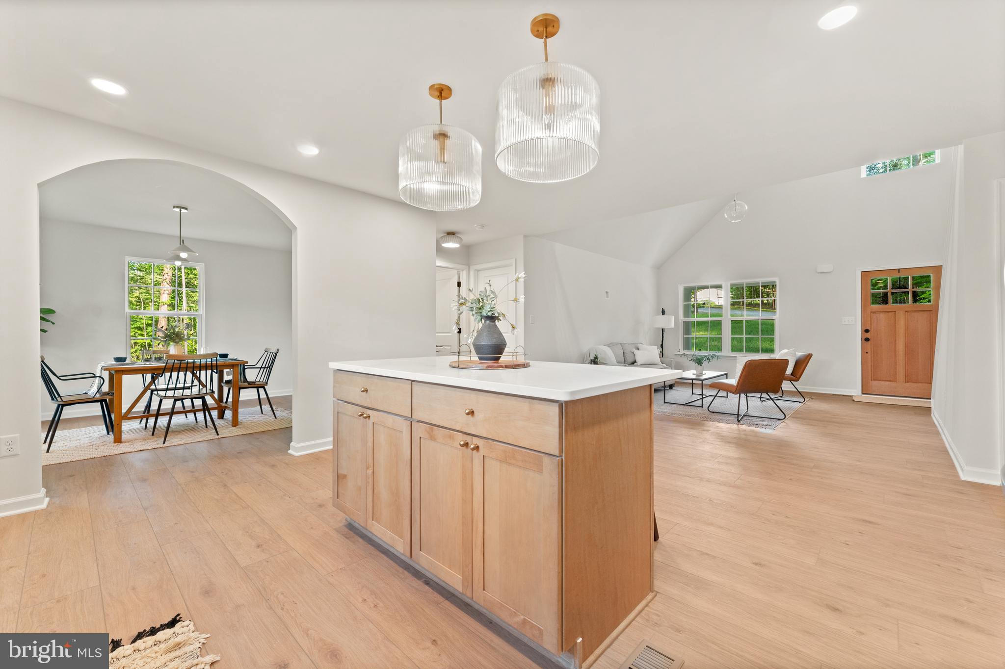 WOODLAND SHORES - Residential