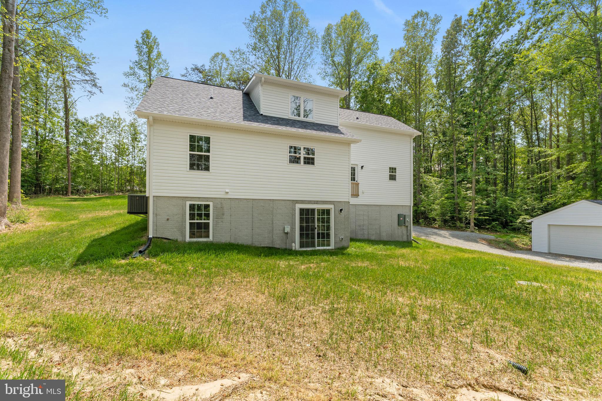 WOODLAND SHORES - Residential