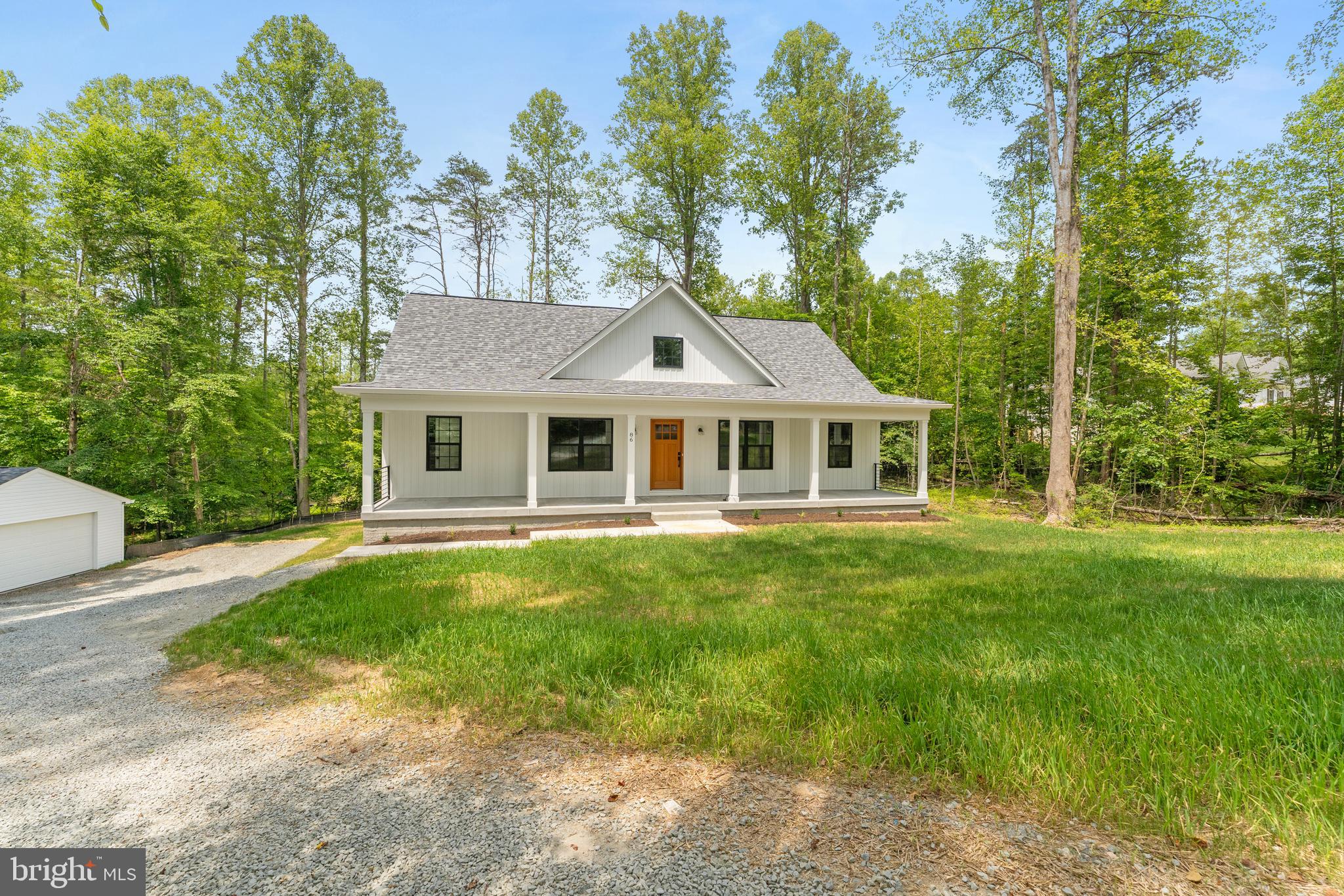 WOODLAND SHORES - Residential