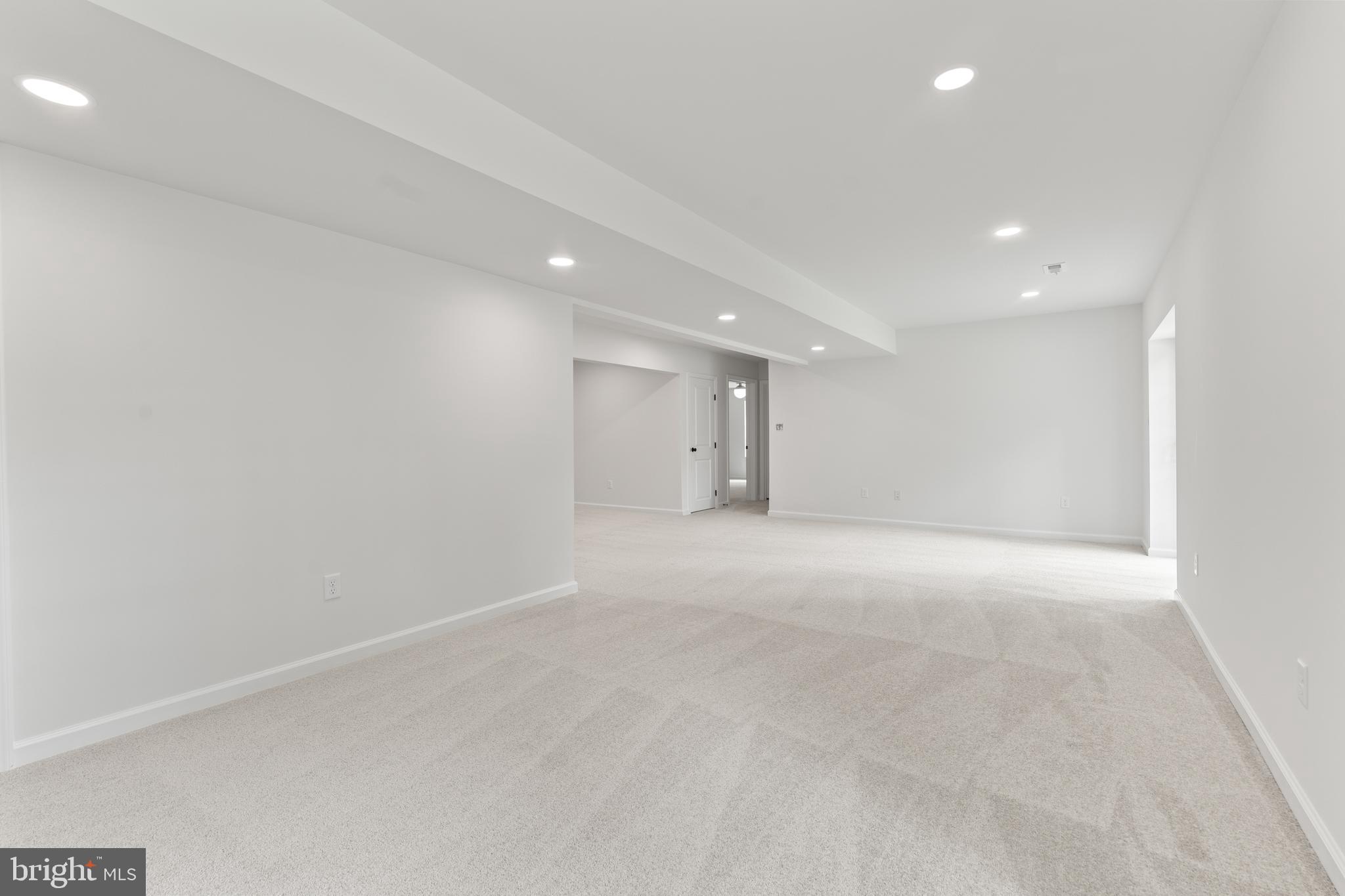 WOODLAND SHORES - Residential