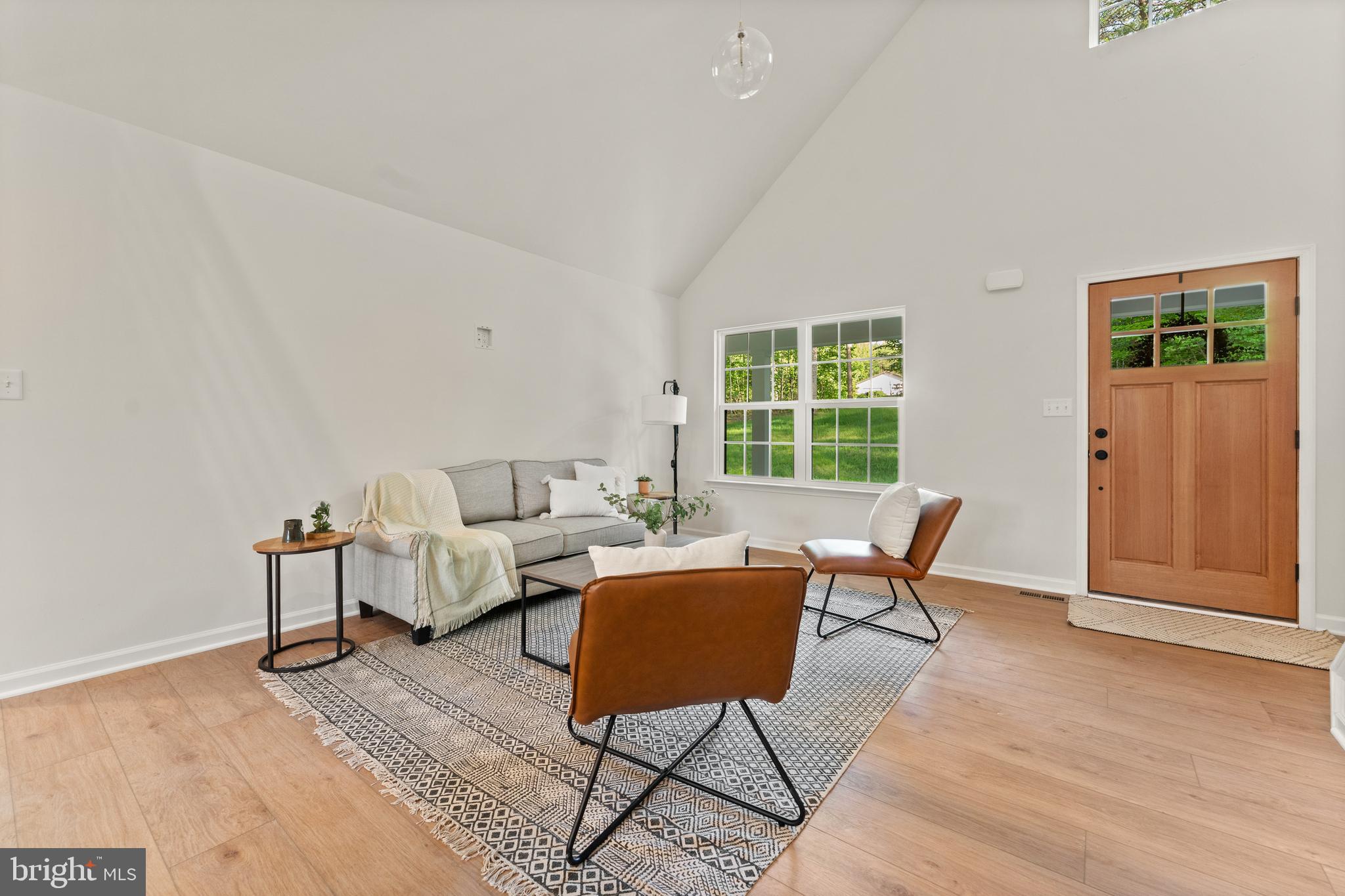WOODLAND SHORES - Residential