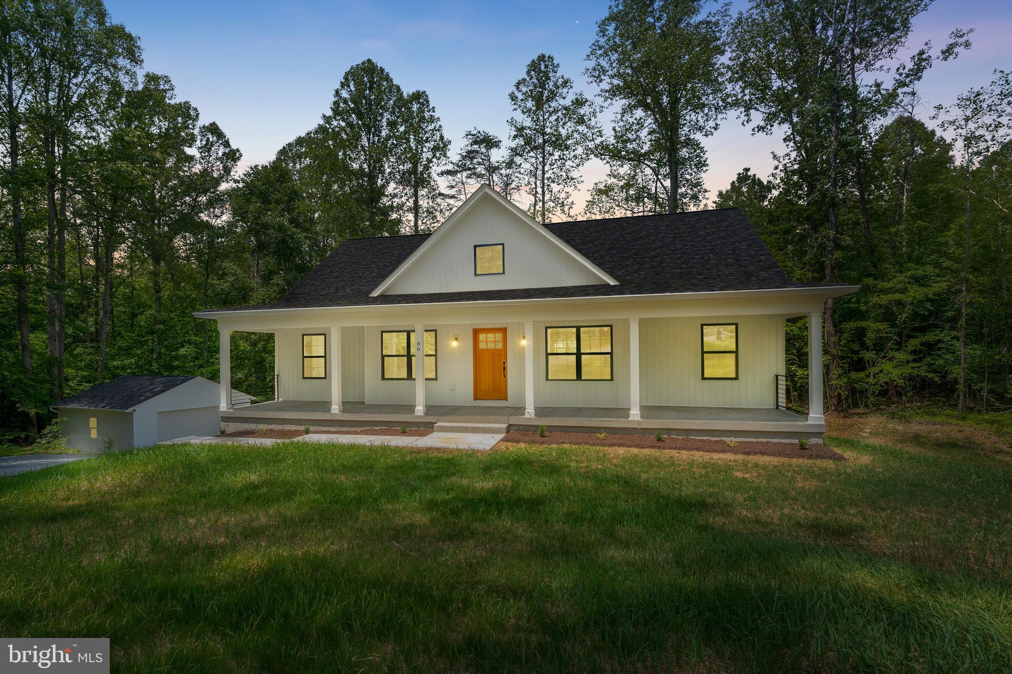 WOODLAND SHORES - Residential