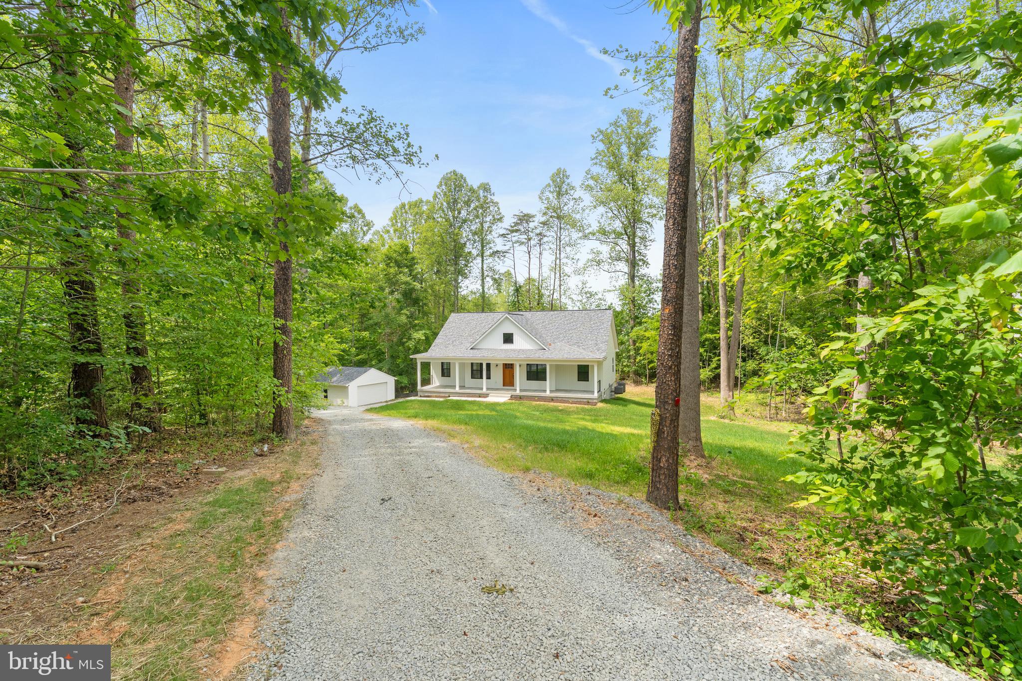 WOODLAND SHORES - Residential