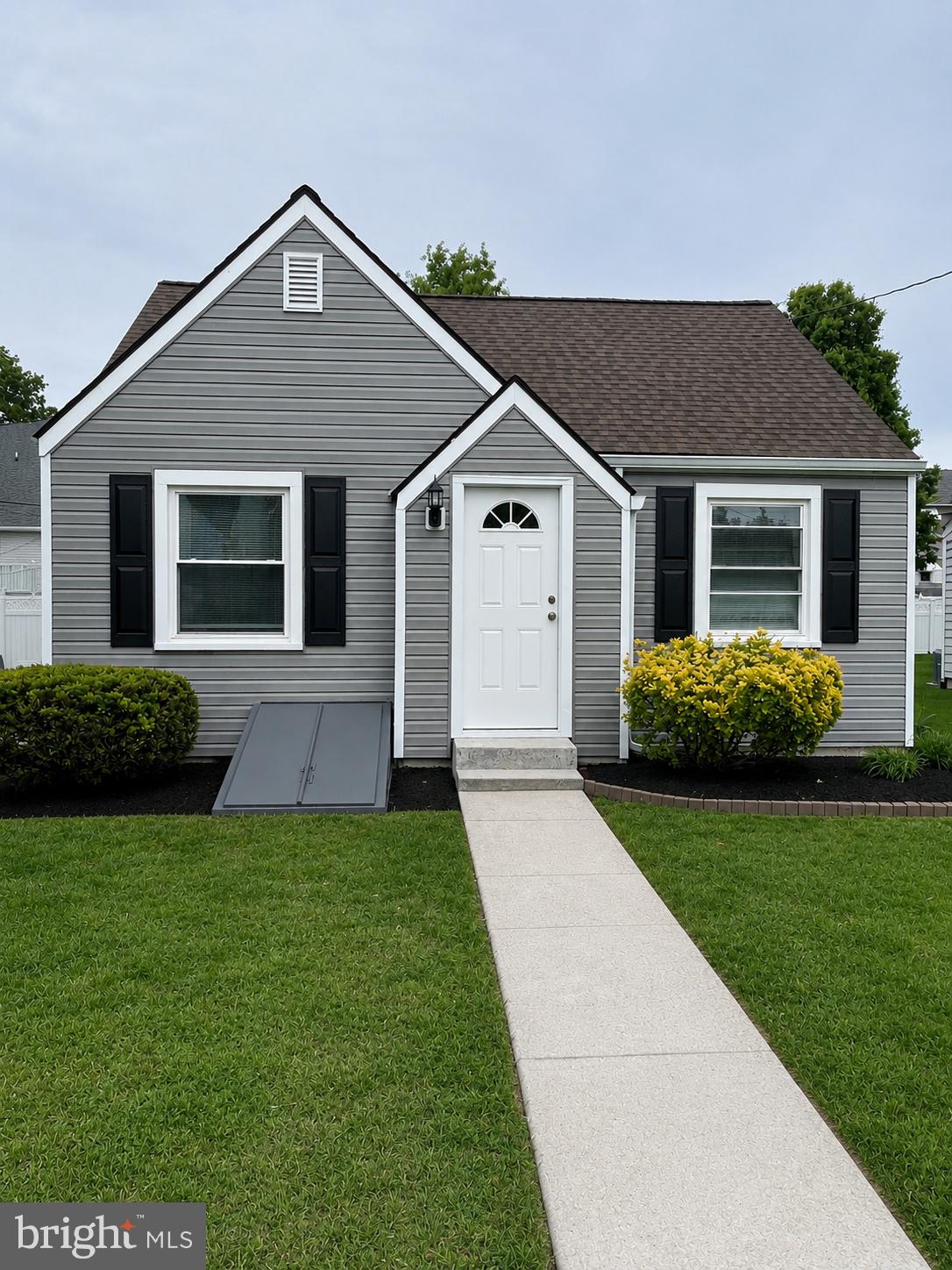 Completely renovated from top to bottom, this stunning cape cod at 105 Harding Ave has been rebuilt with quality craftsmanship and modern finishes throughout. Featuring 3 bedrooms, 2.5 bathrooms, plus a versatile den/home office, this move-in ready home offers the feel of new construction while maintaining classic charm.

Major upgrades include a brand-new roof, new siding, new HVAC system, and all new drywall throughout after being taken down to the studs. Inside, you’ll find an open and airy layout with luxury vinyl plank flooring, recessed lighting, fresh paint, and designer finishes in every room.

The beautifully updated kitchen showcases white shaker cabinetry, stainless steel appliances, farmhouse sink, built-in wine fridge, modern lighting, and an open flow into the main living area — perfect for entertaining and everyday living. The bathrooms have been thoughtfully redesigned with custom tilework, sleek vanities, and upscale finishes that create a true spa-like feel.

Upstairs offers additional flexible living space ideal for a primary suite, guest retreat, playroom, or media room. Sliding glass doors lead to the backyard, bringing in natural light and creating easy indoor-outdoor living.

Located in the heart of Newport/Wilmington, this home offers convenient access to I-95, Route 141, shopping, dining, and commuting routes while still being tucked away on a quiet residential street. Enjoy being just minutes from Wilmington Riverfront attractions, parks, restaurants, and tax-free Delaware shopping. Perfect for commuters heading to Wilmington, Newark, Philadelphia, or Maryland.

Homes with this level of renovation and attention to detail don’t come around often — be sure to schedule your showing today.