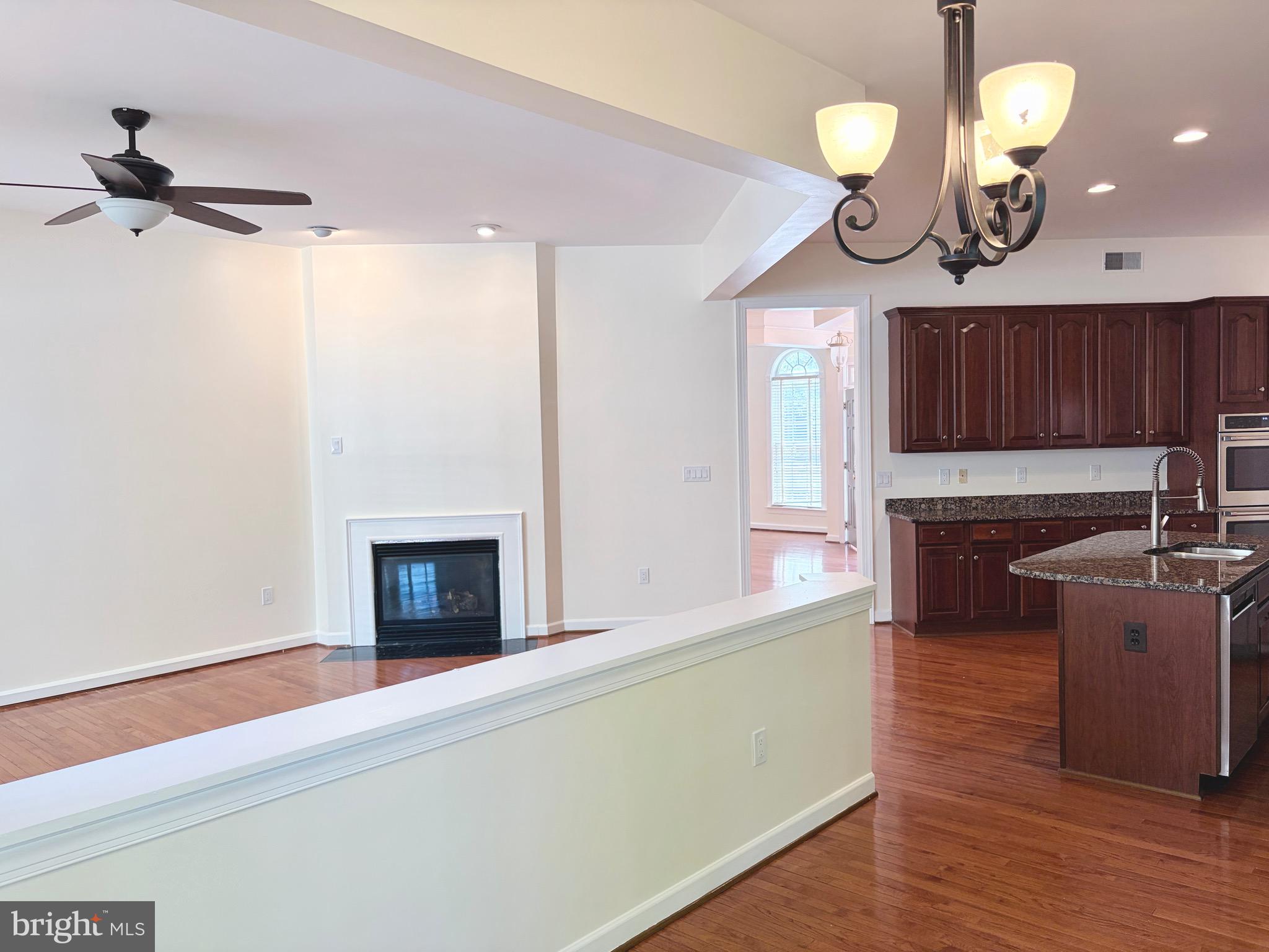 LAING AT GOVERNOR SQUARE - Residential