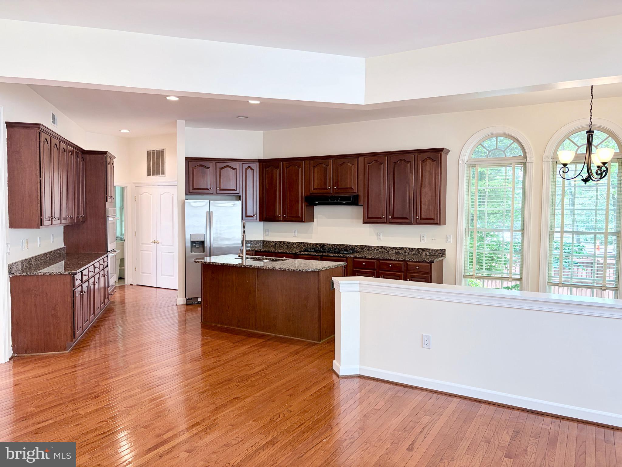 LAING AT GOVERNOR SQUARE - Residential