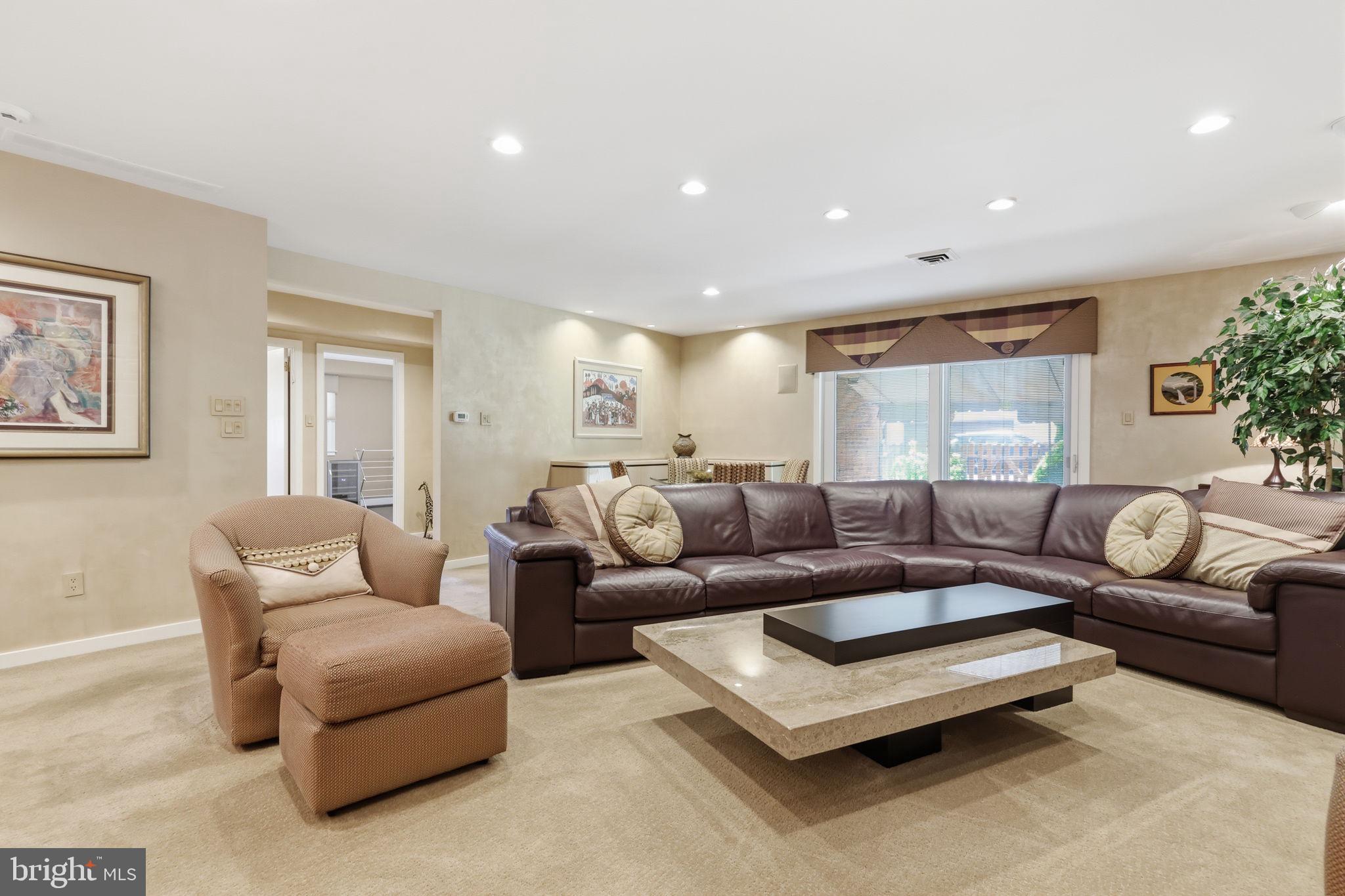 JUSTA FARMS - Residential