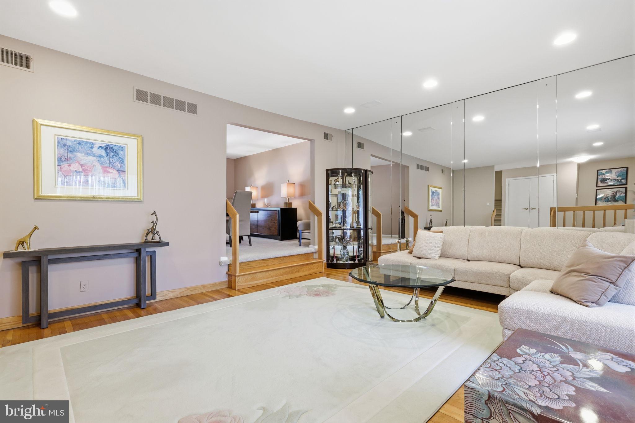 JUSTA FARMS - Residential