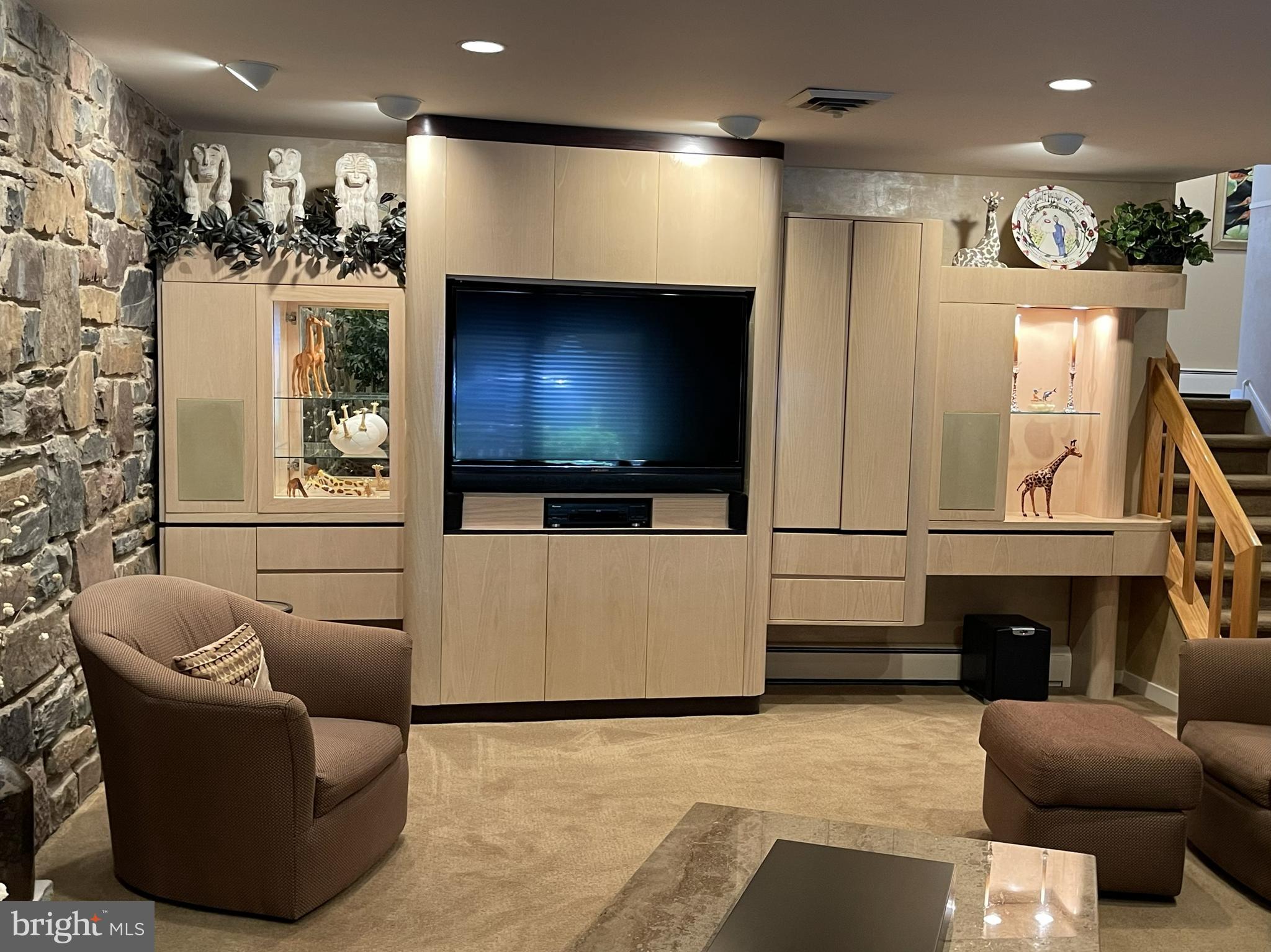 JUSTA FARMS - Residential