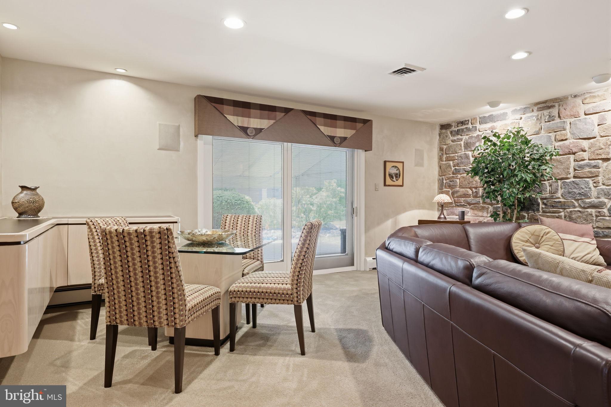 JUSTA FARMS - Residential
