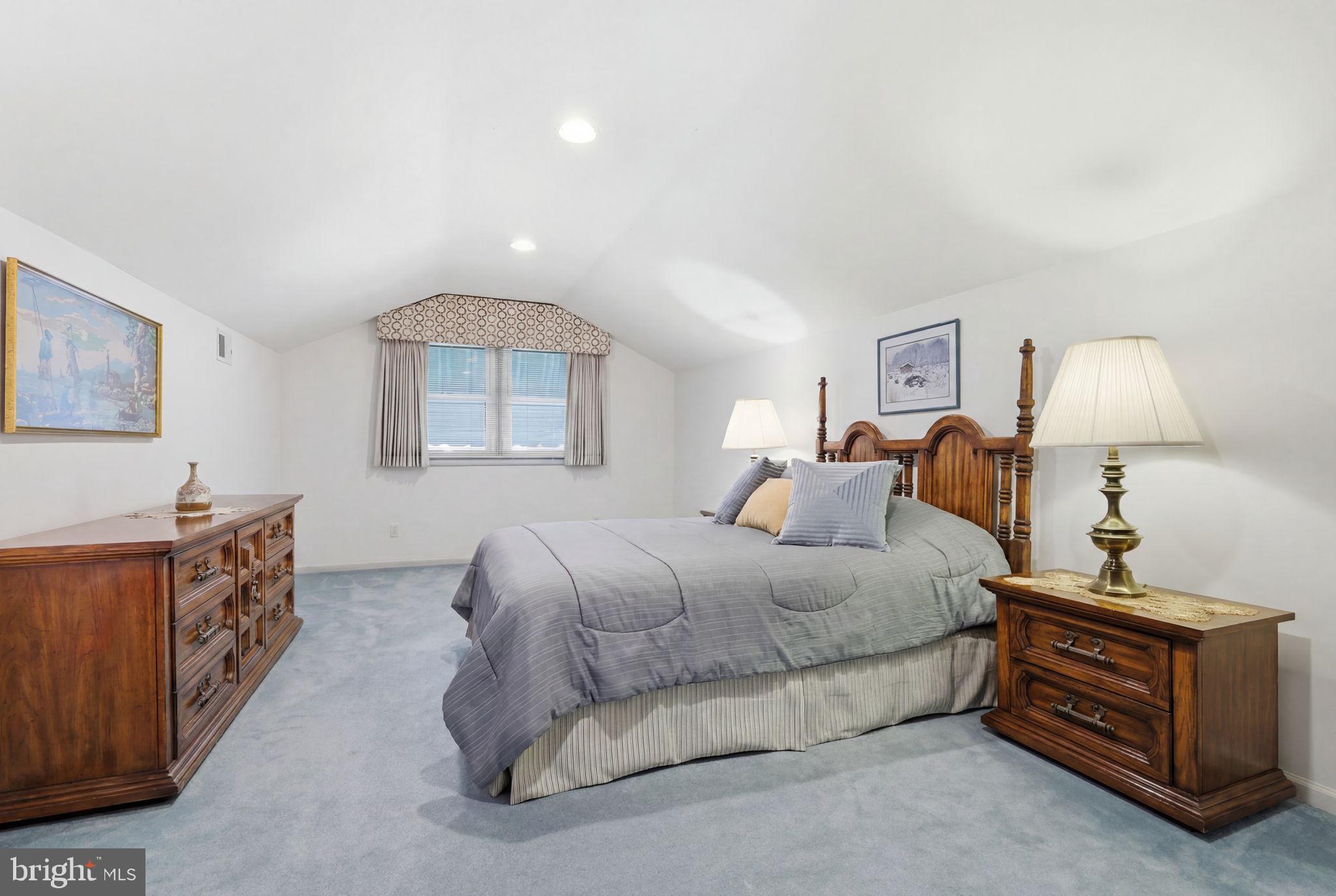 JUSTA FARMS - Residential
