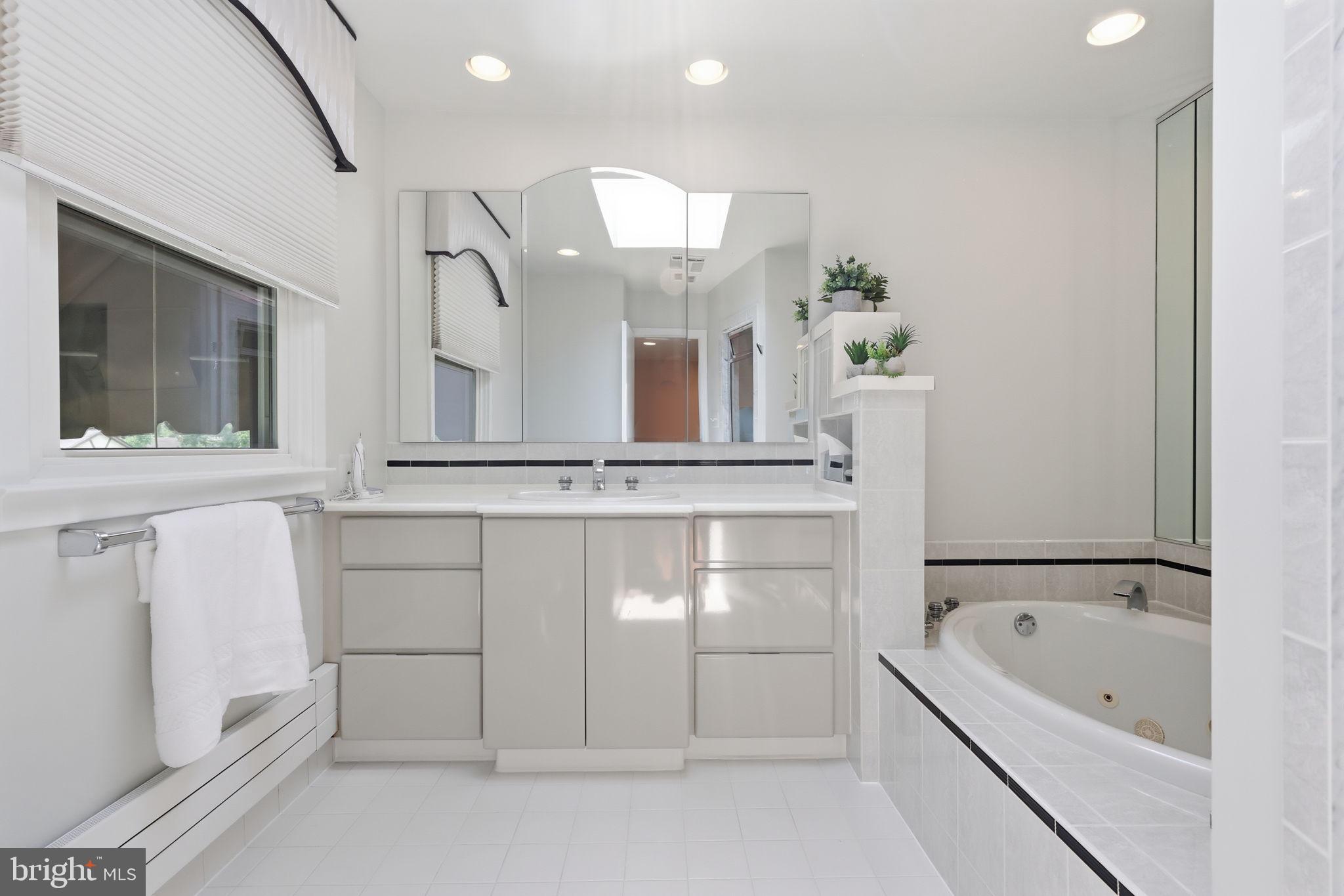JUSTA FARMS - Residential