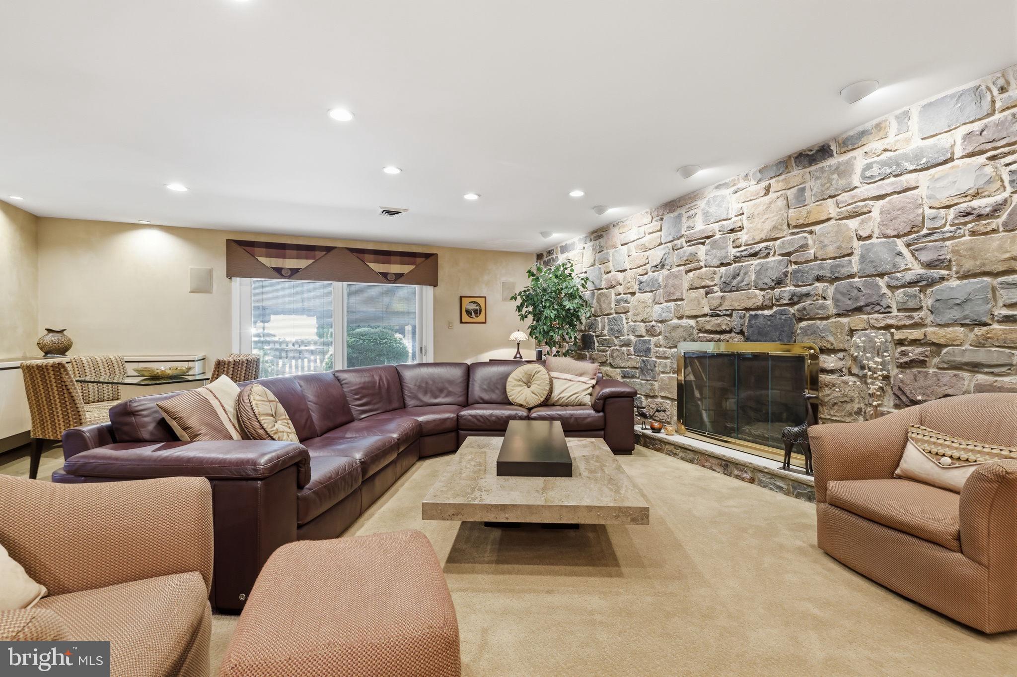 JUSTA FARMS - Residential