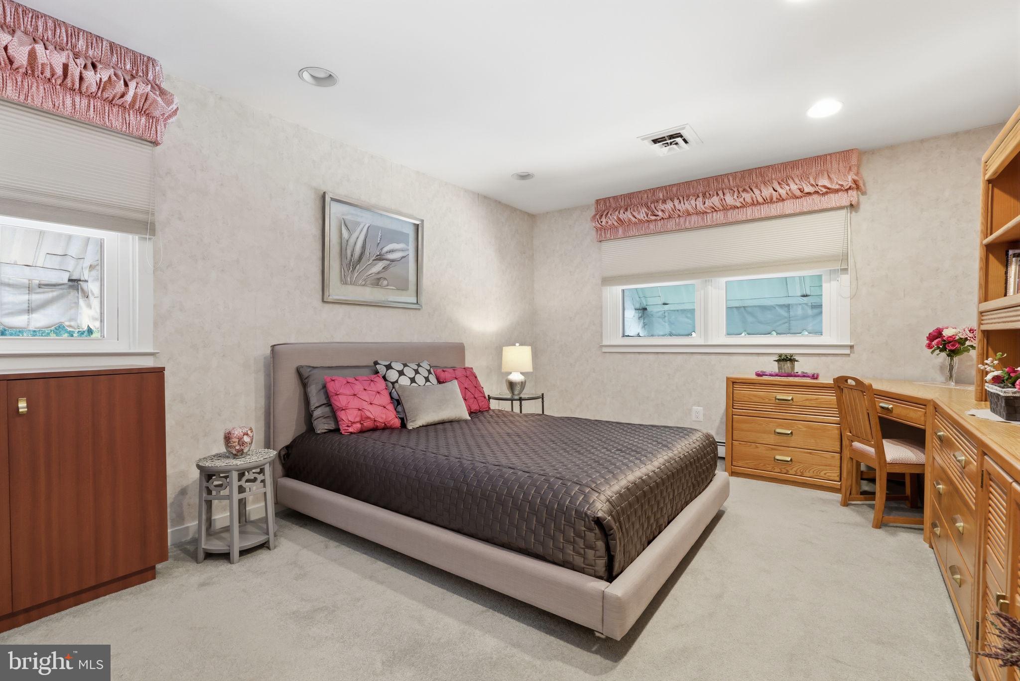 JUSTA FARMS - Residential