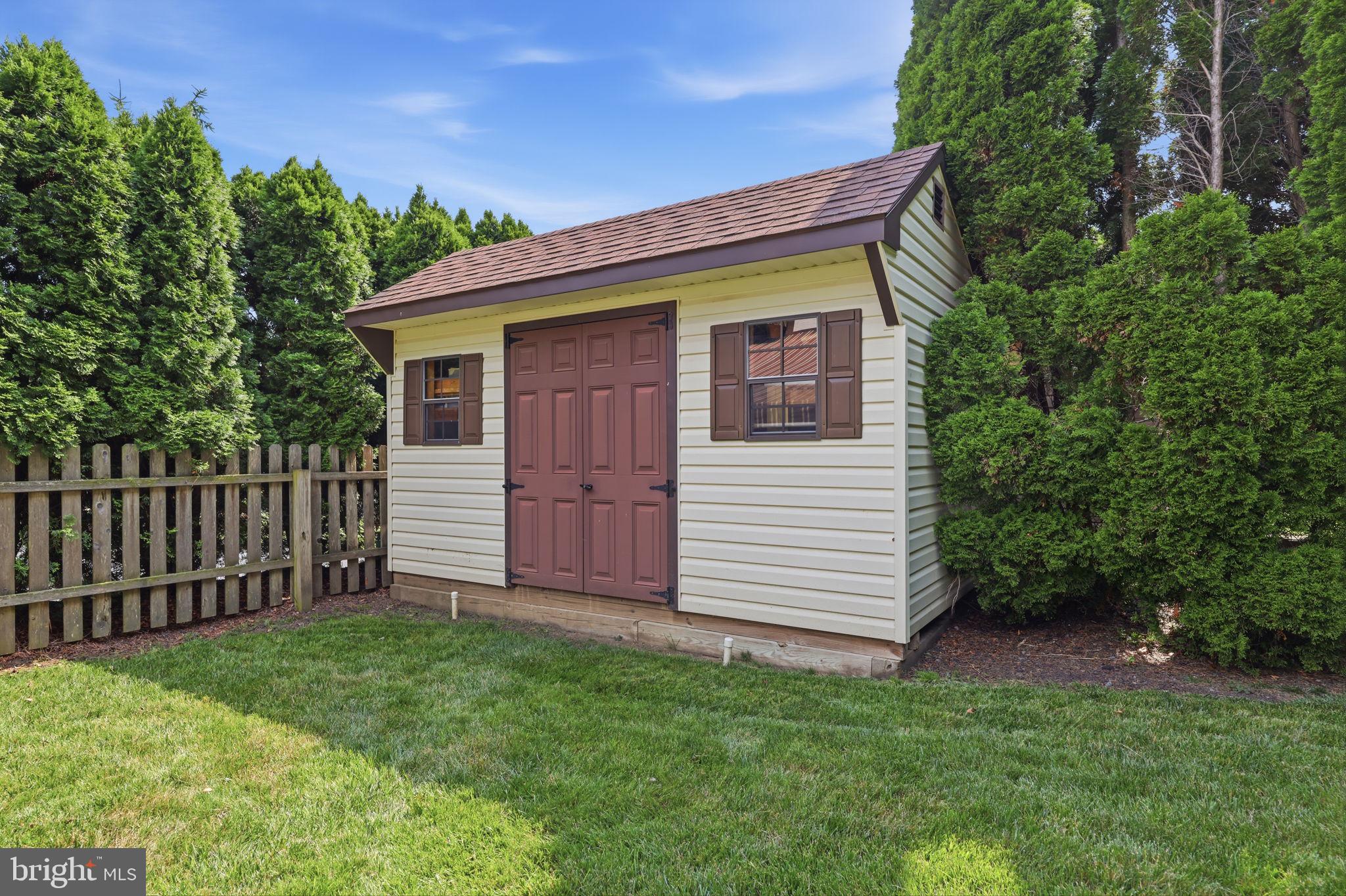 JUSTA FARMS - Residential