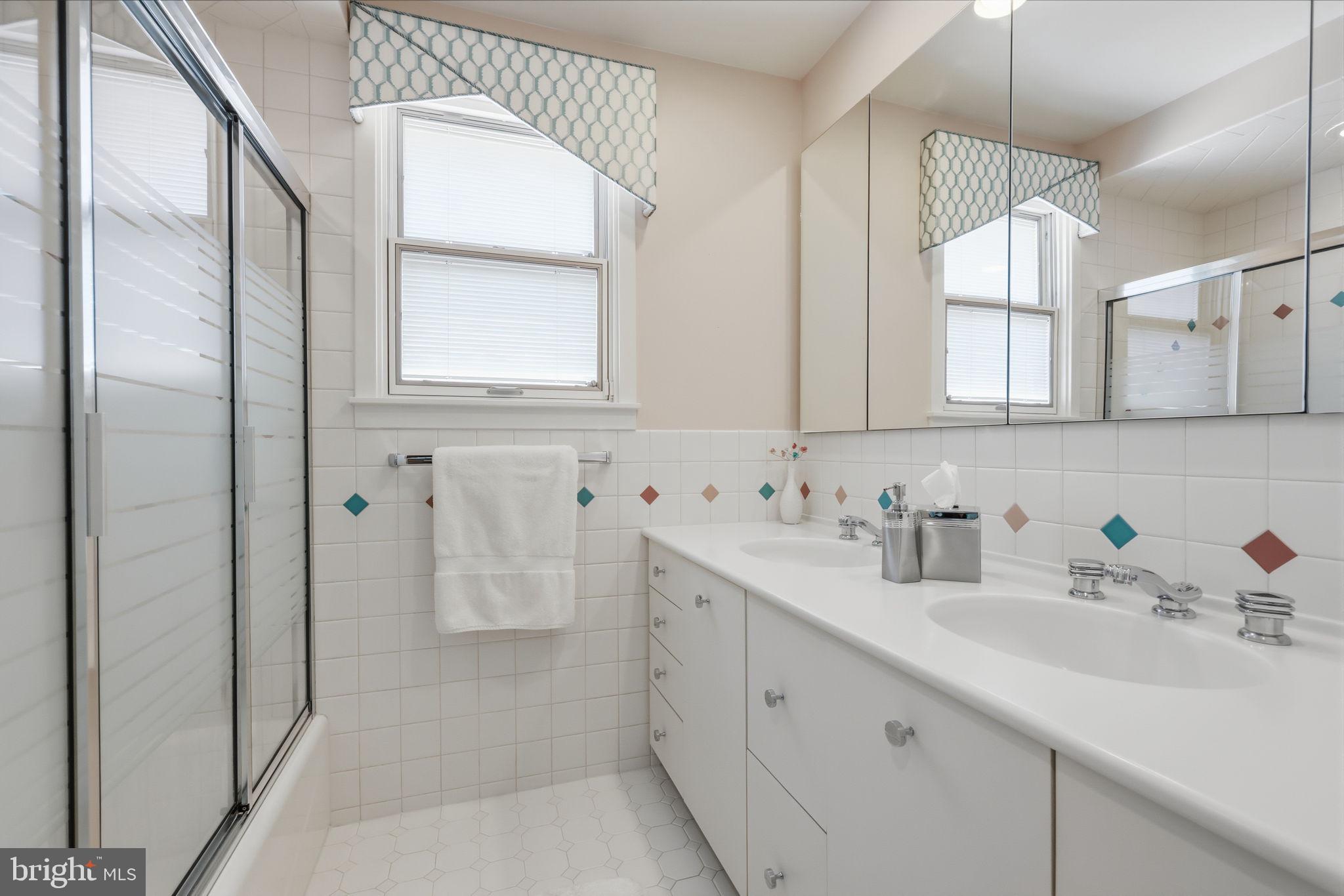 JUSTA FARMS - Residential