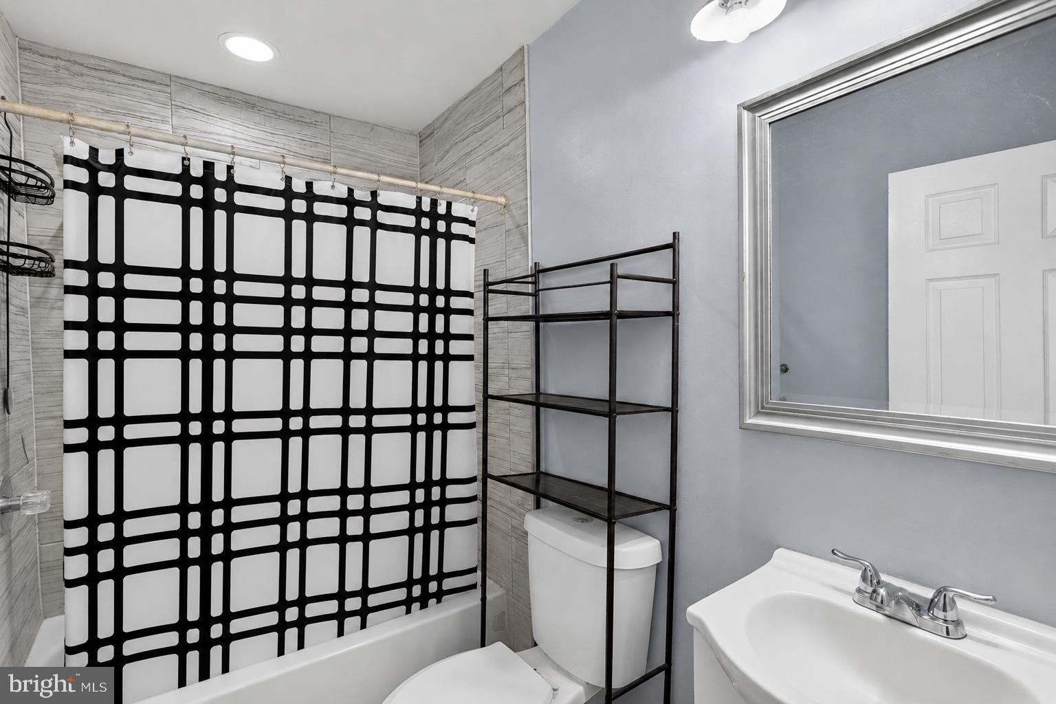 CATONSVILLE PINES - Residential