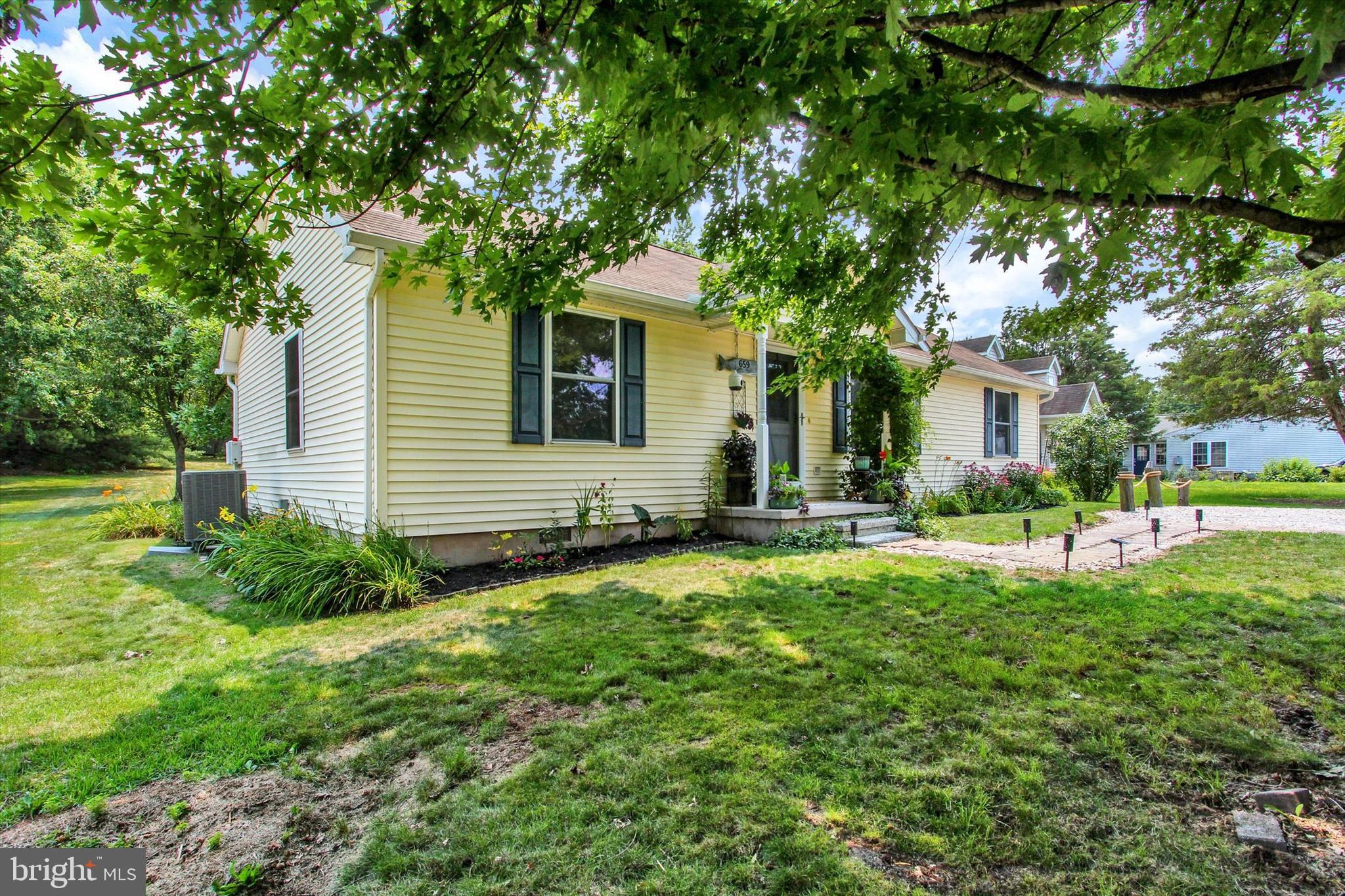 LAKE HERITAGE - Residential