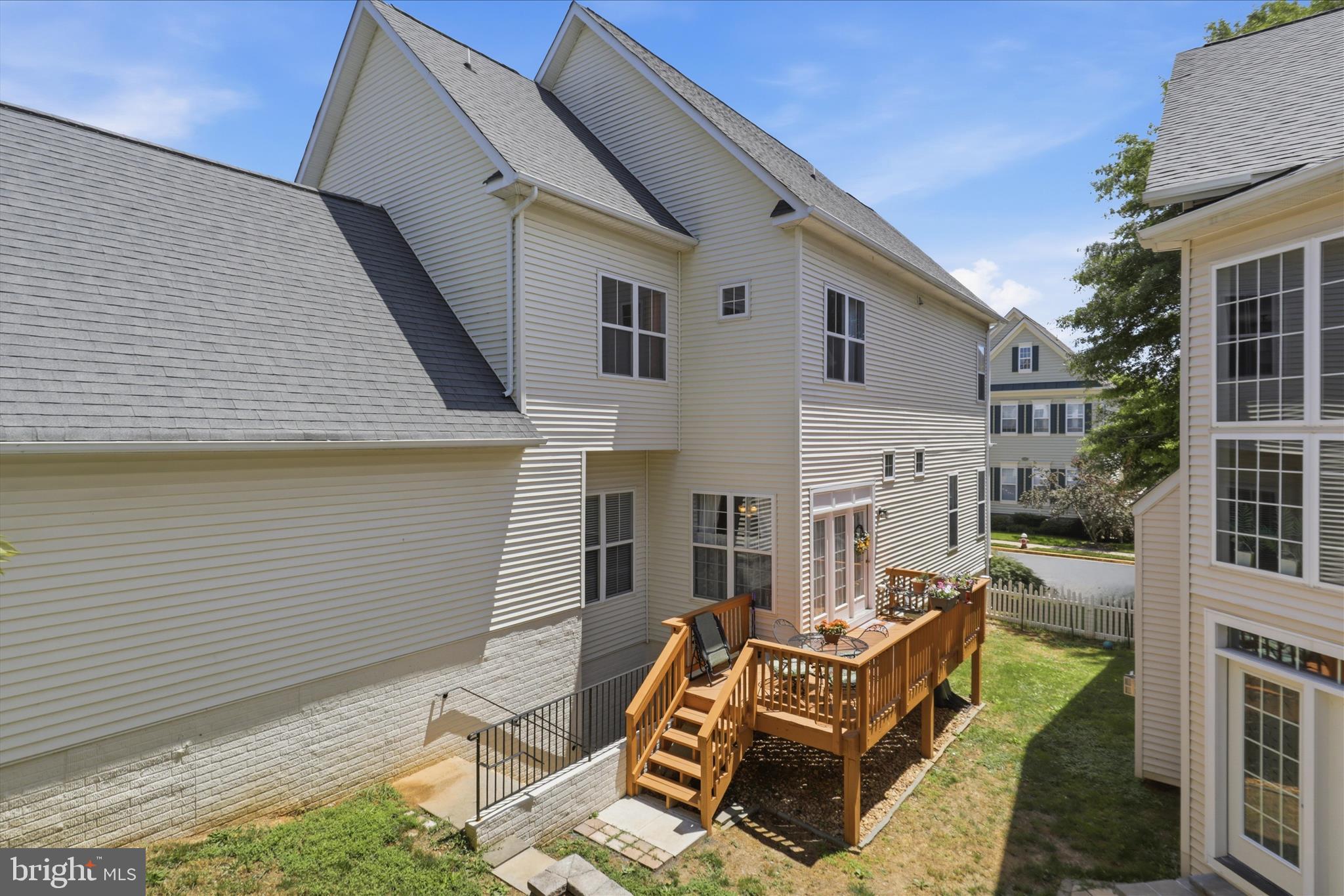 LAKE POINT ROUND HILL - Residential