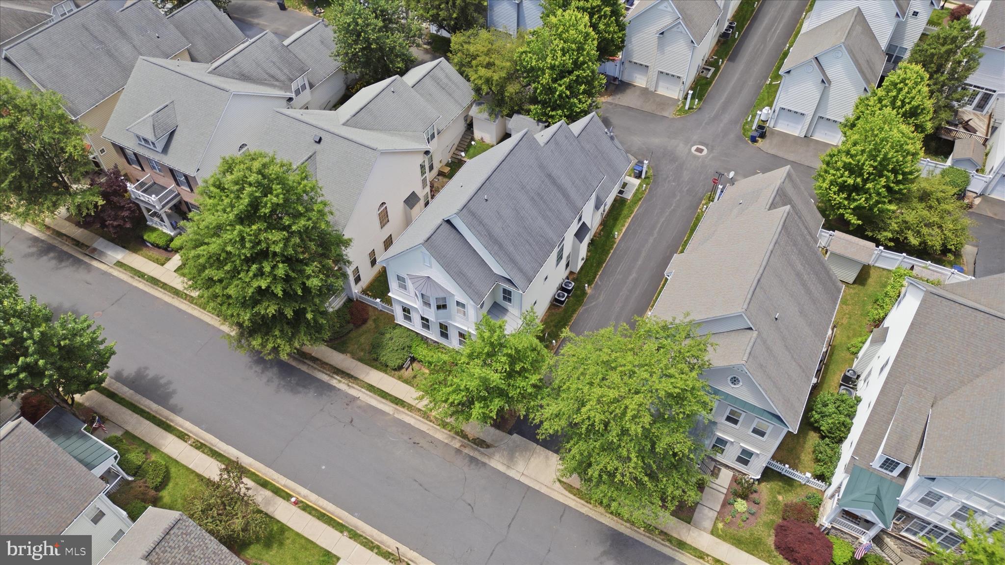 LAKE POINT ROUND HILL - Residential