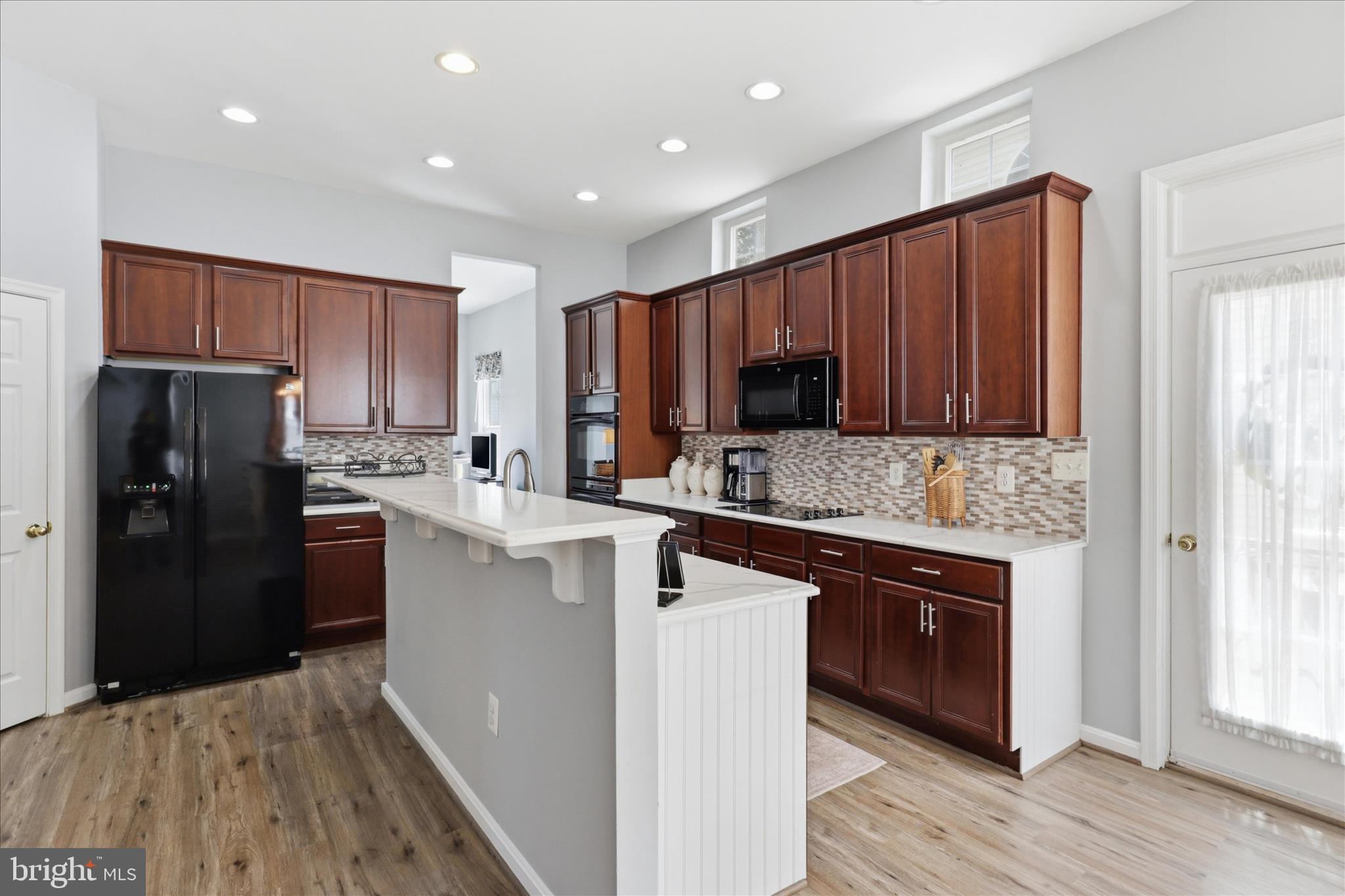 LAKE POINT ROUND HILL - Residential