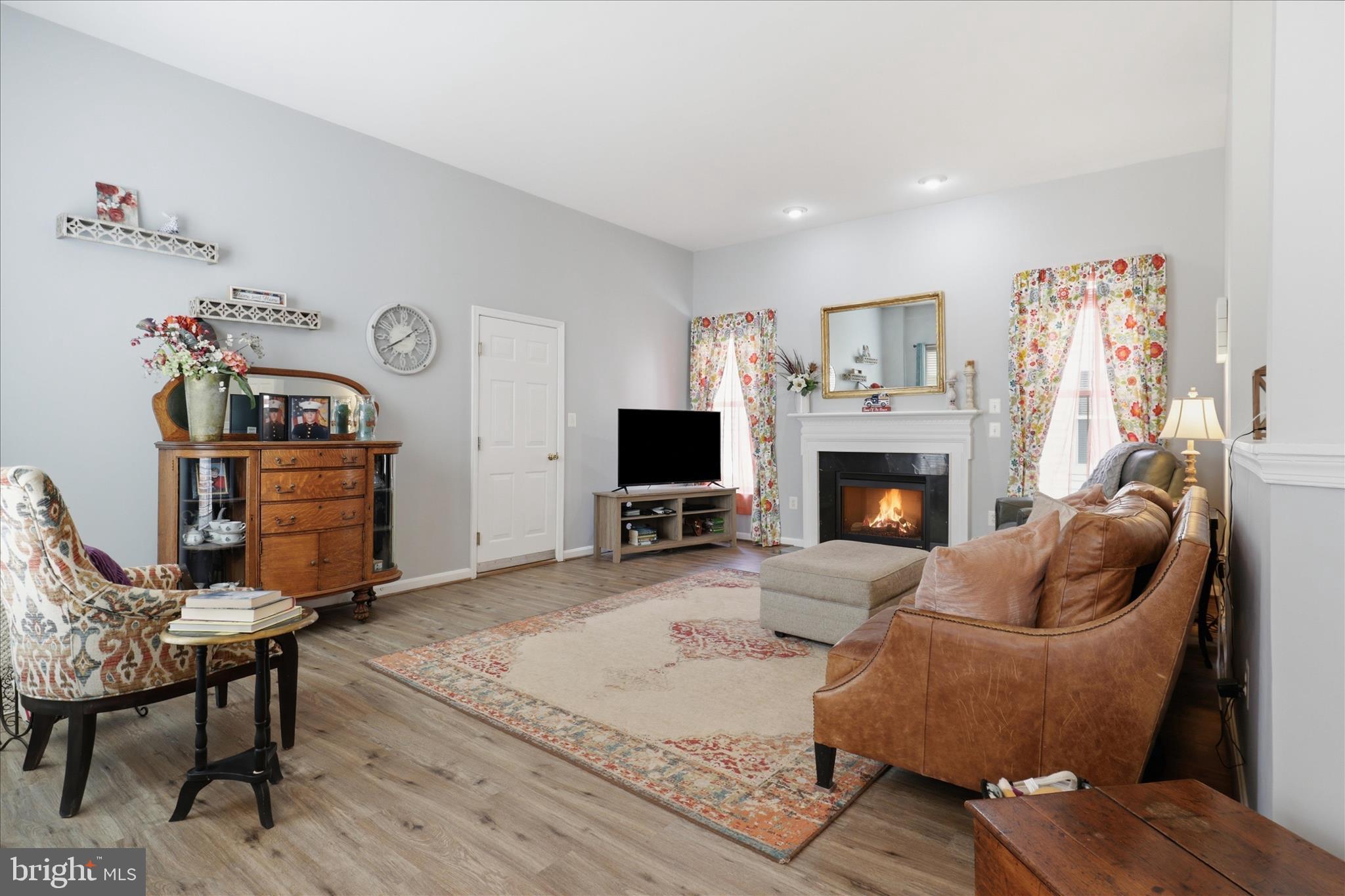 LAKE POINT ROUND HILL - Residential