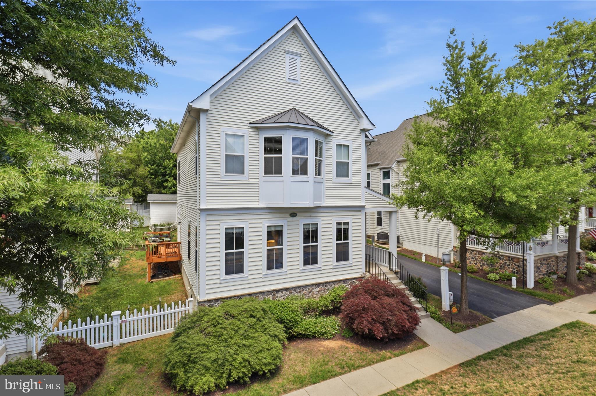 LAKE POINT ROUND HILL - Residential