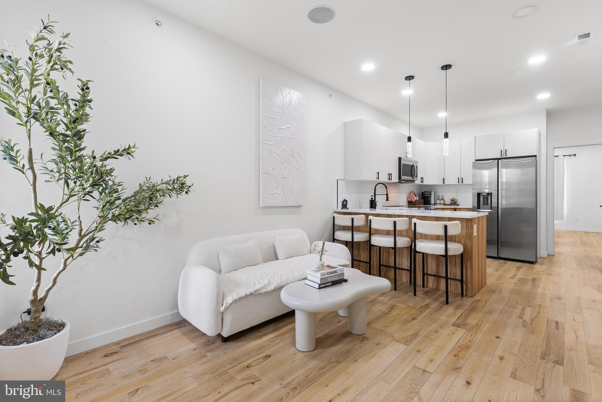 UNIVERSITY CITY - Residential