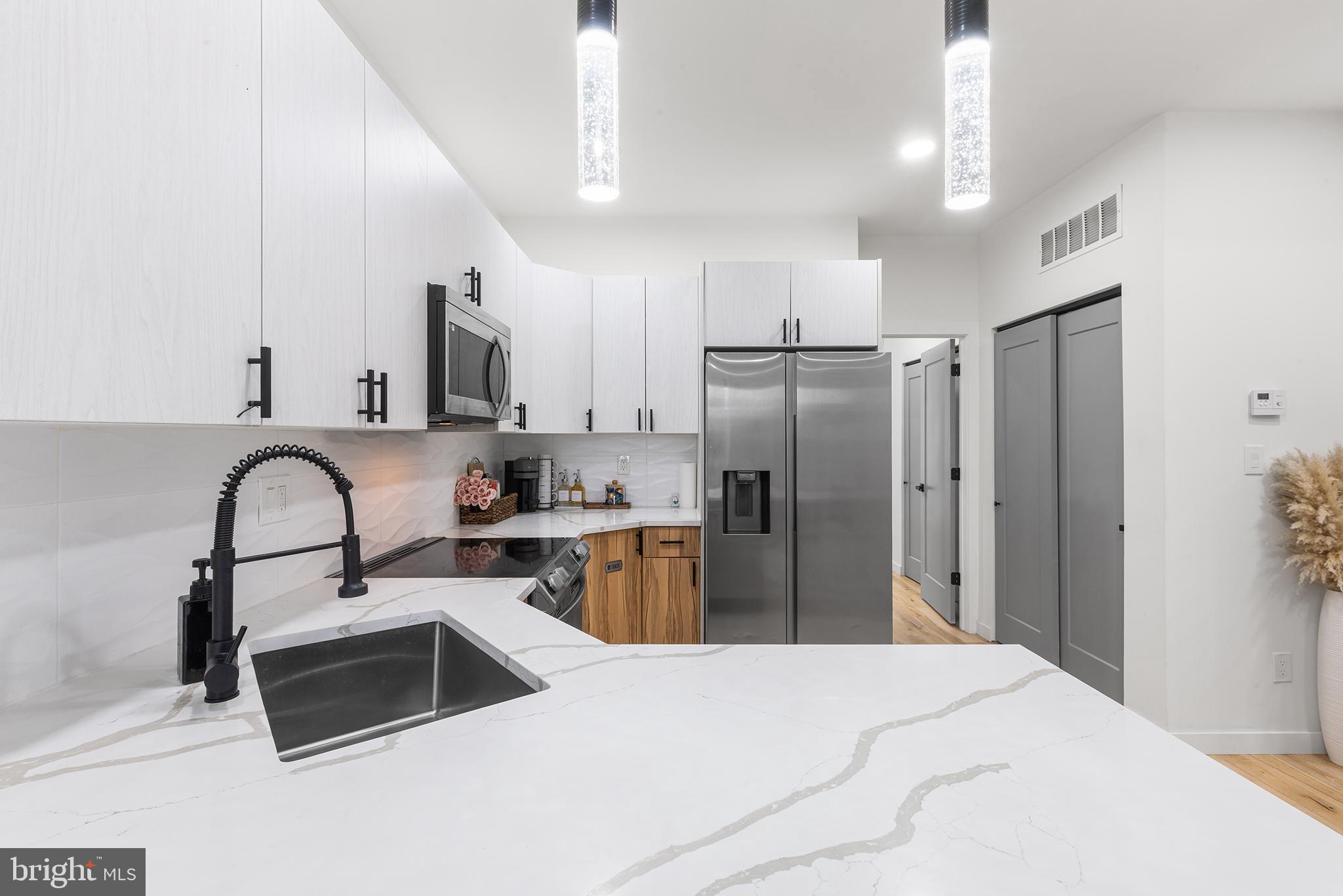UNIVERSITY CITY - Residential