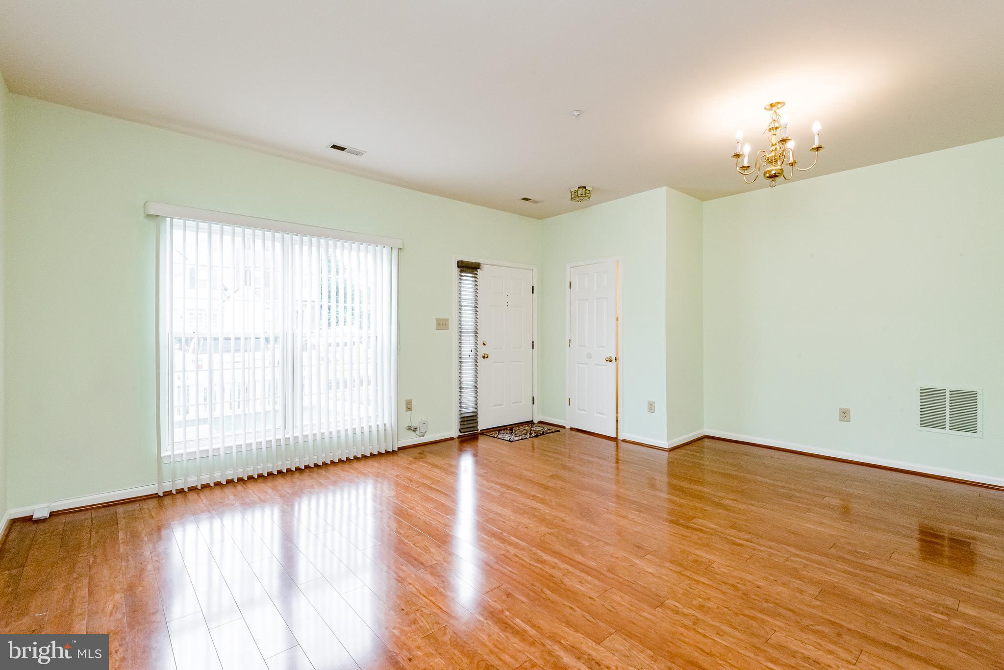 SEVEN OAKS - Residential