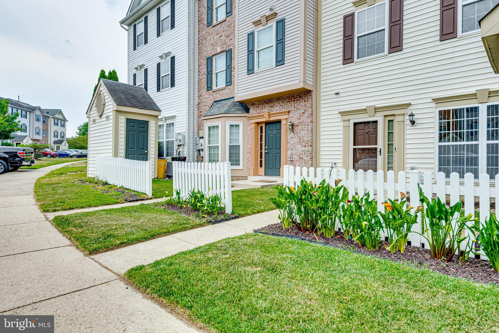 SEVEN OAKS - Residential