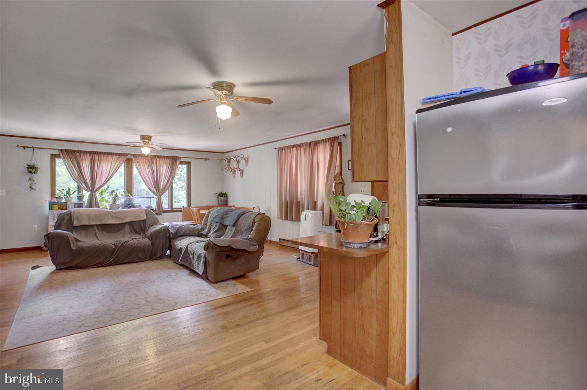 CALADONIA  ACRES - Residential