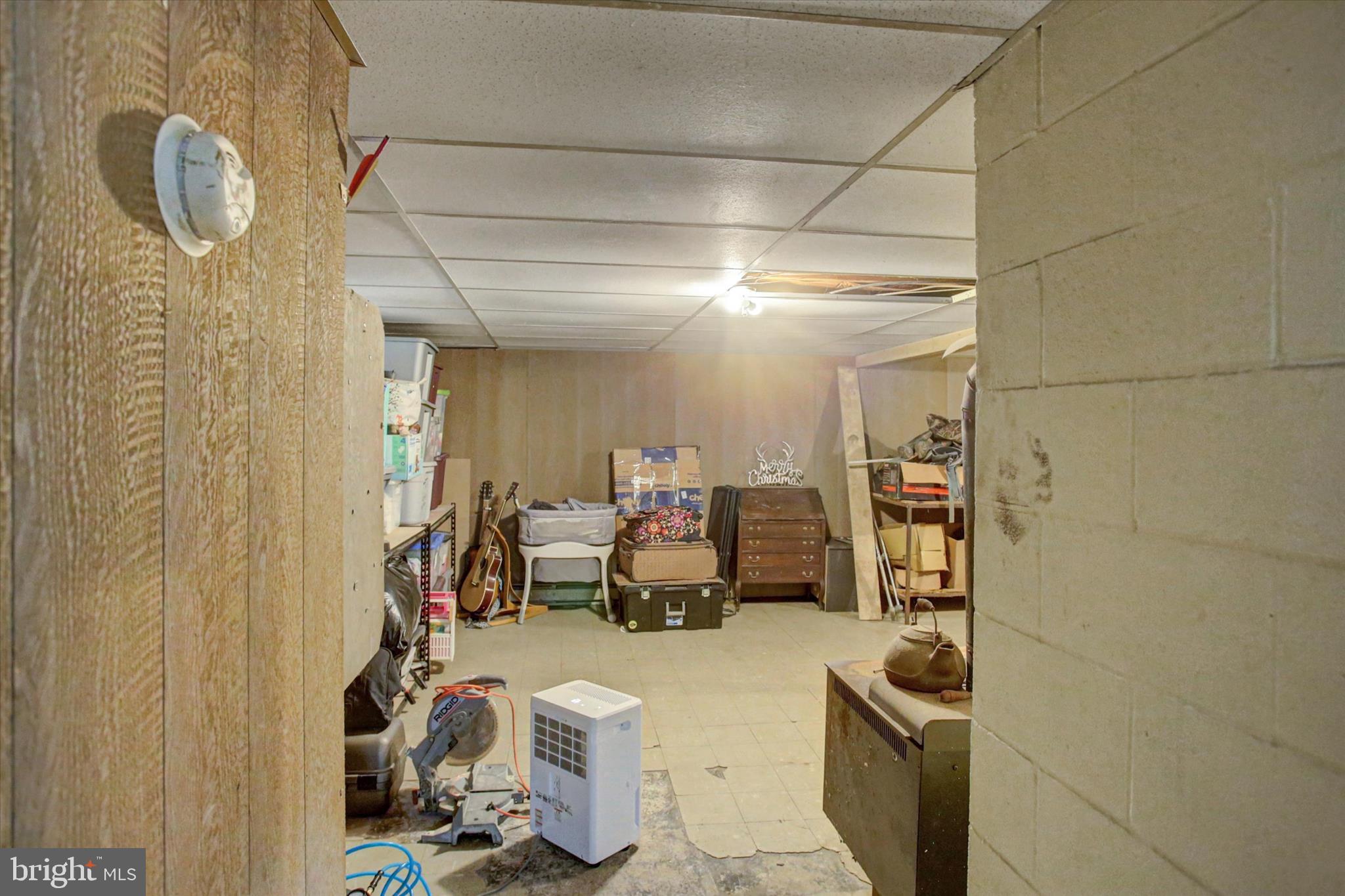 CALADONIA  ACRES - Residential