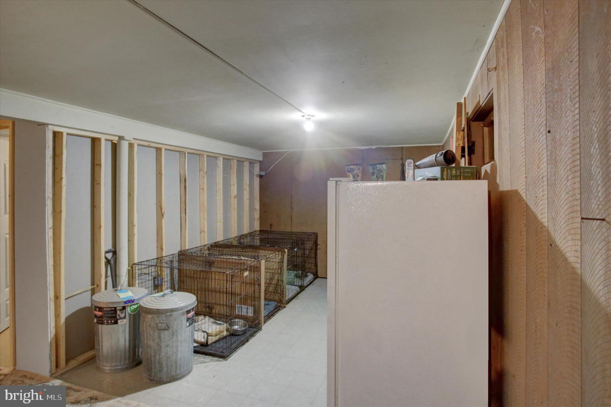 CALADONIA  ACRES - Residential