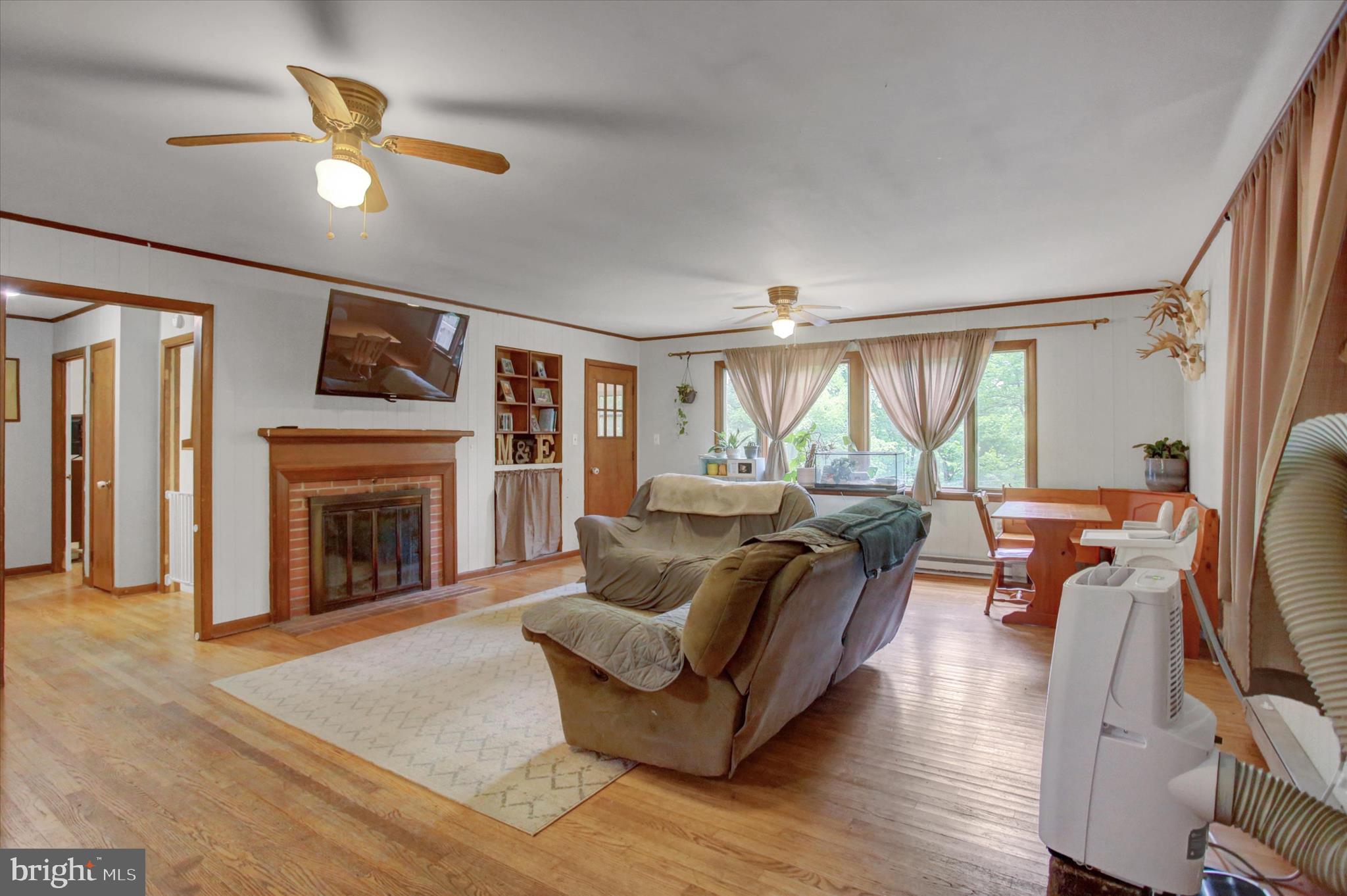 CALADONIA  ACRES - Residential