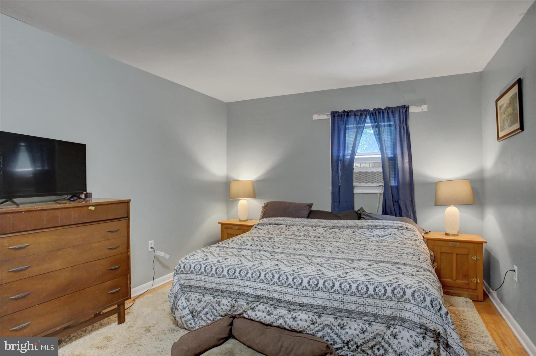 CALADONIA  ACRES - Residential