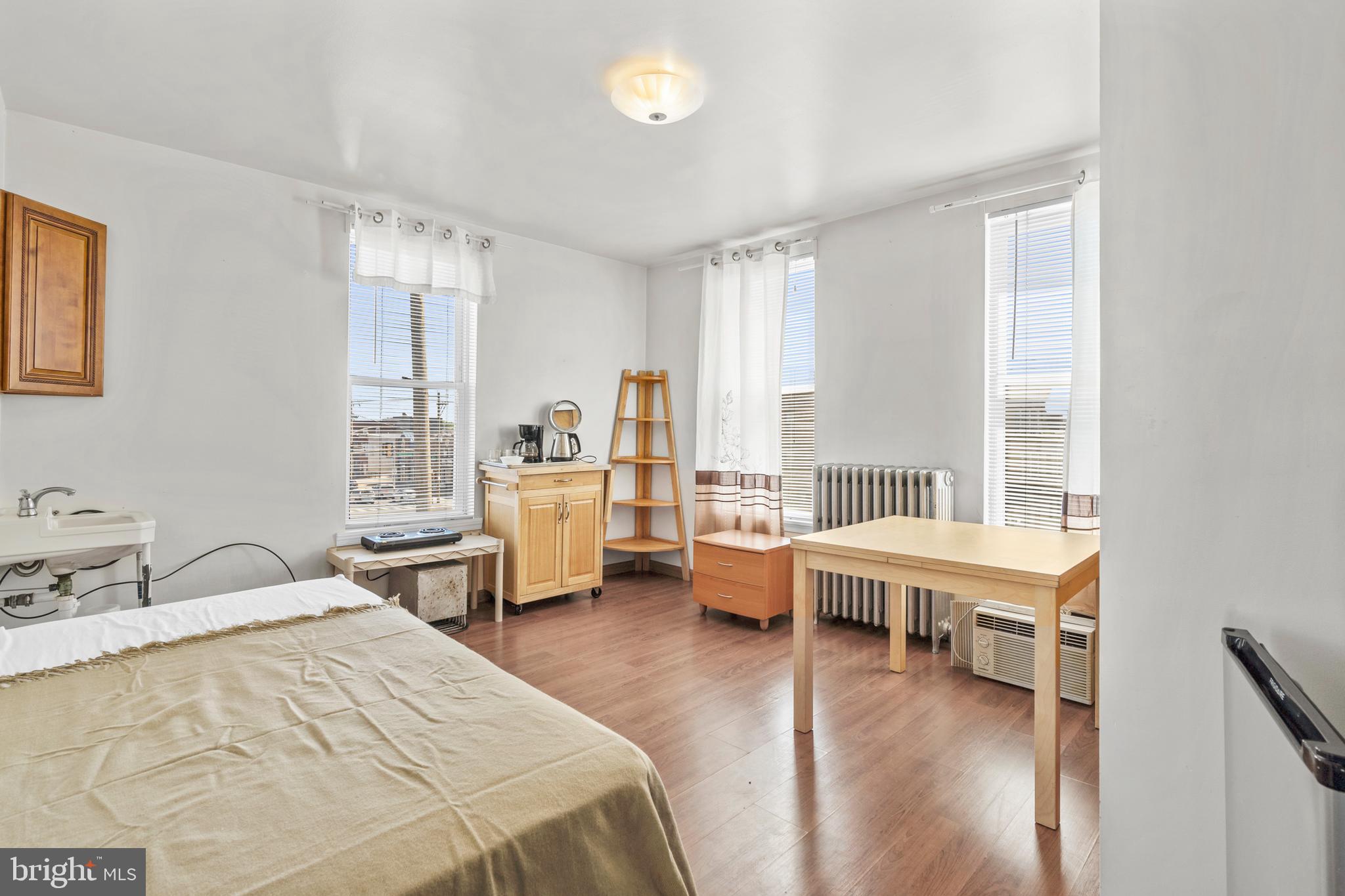 PORT RICHMOND - Residential