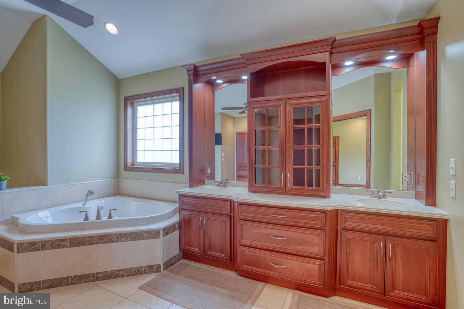 GREEN BRIAR - Residential
