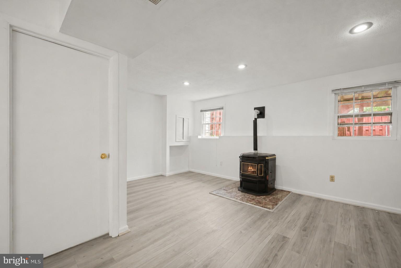 SURRATTS VILLAGE - Residential