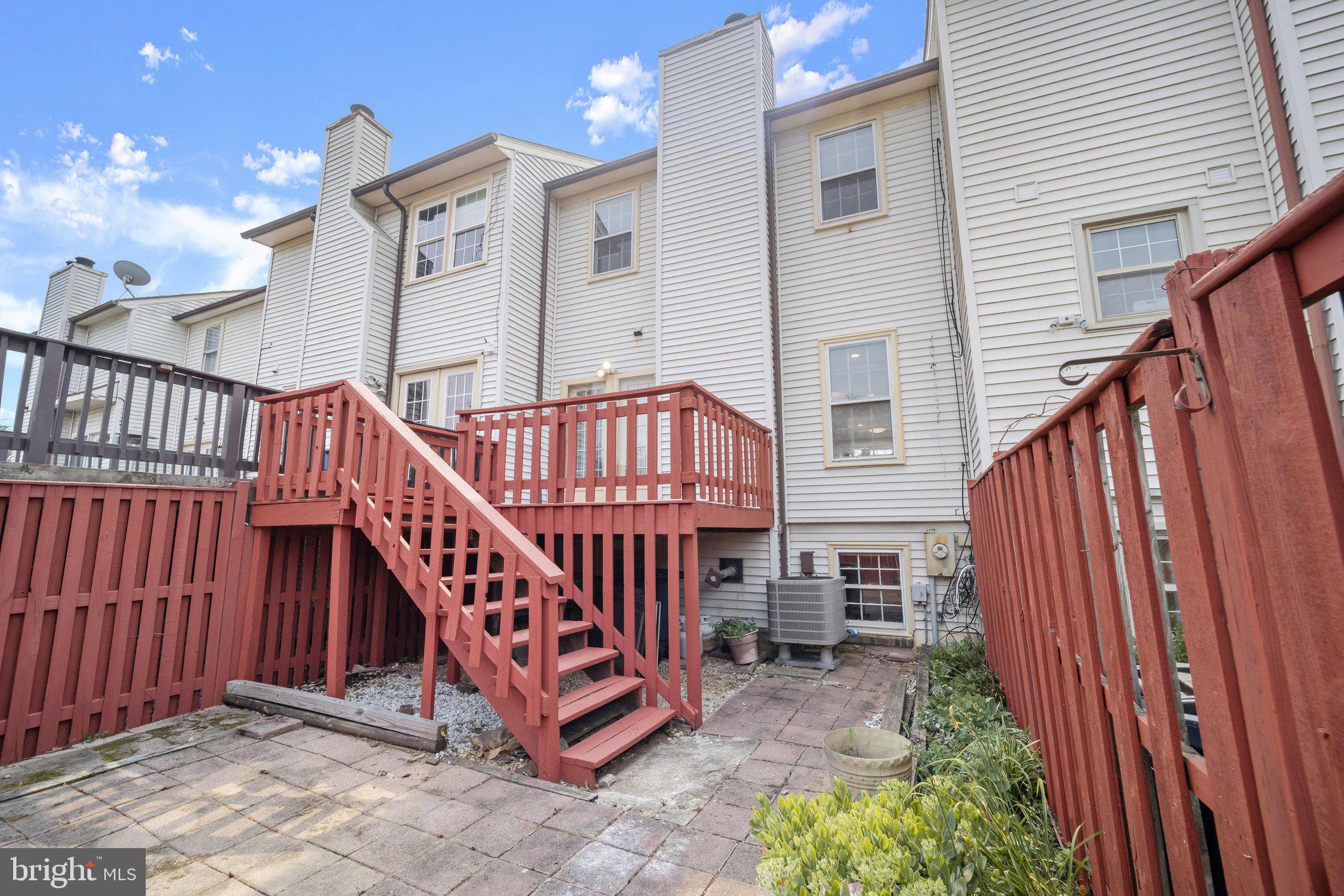 SURRATTS VILLAGE - Residential