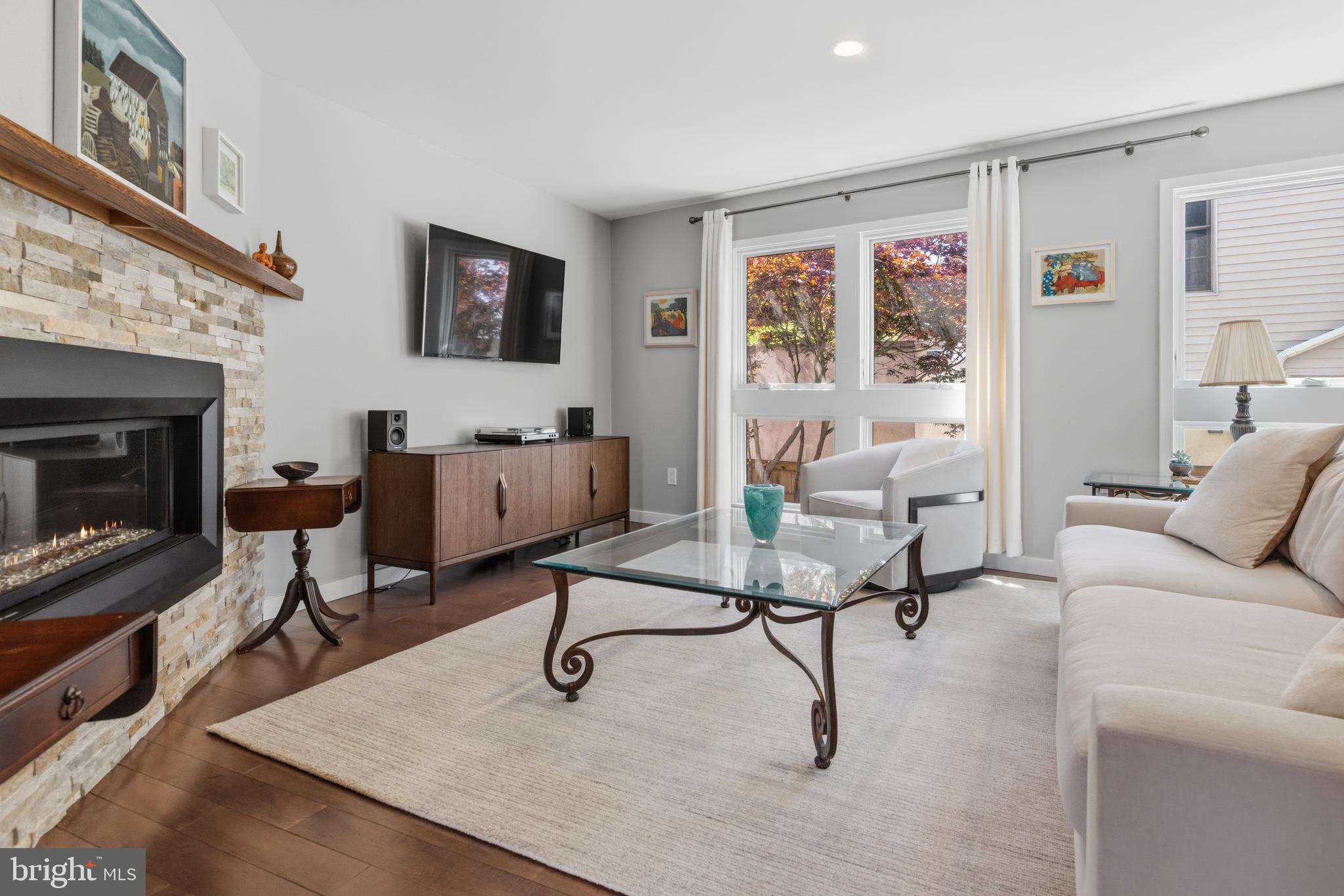 BELLA VISTA - Residential