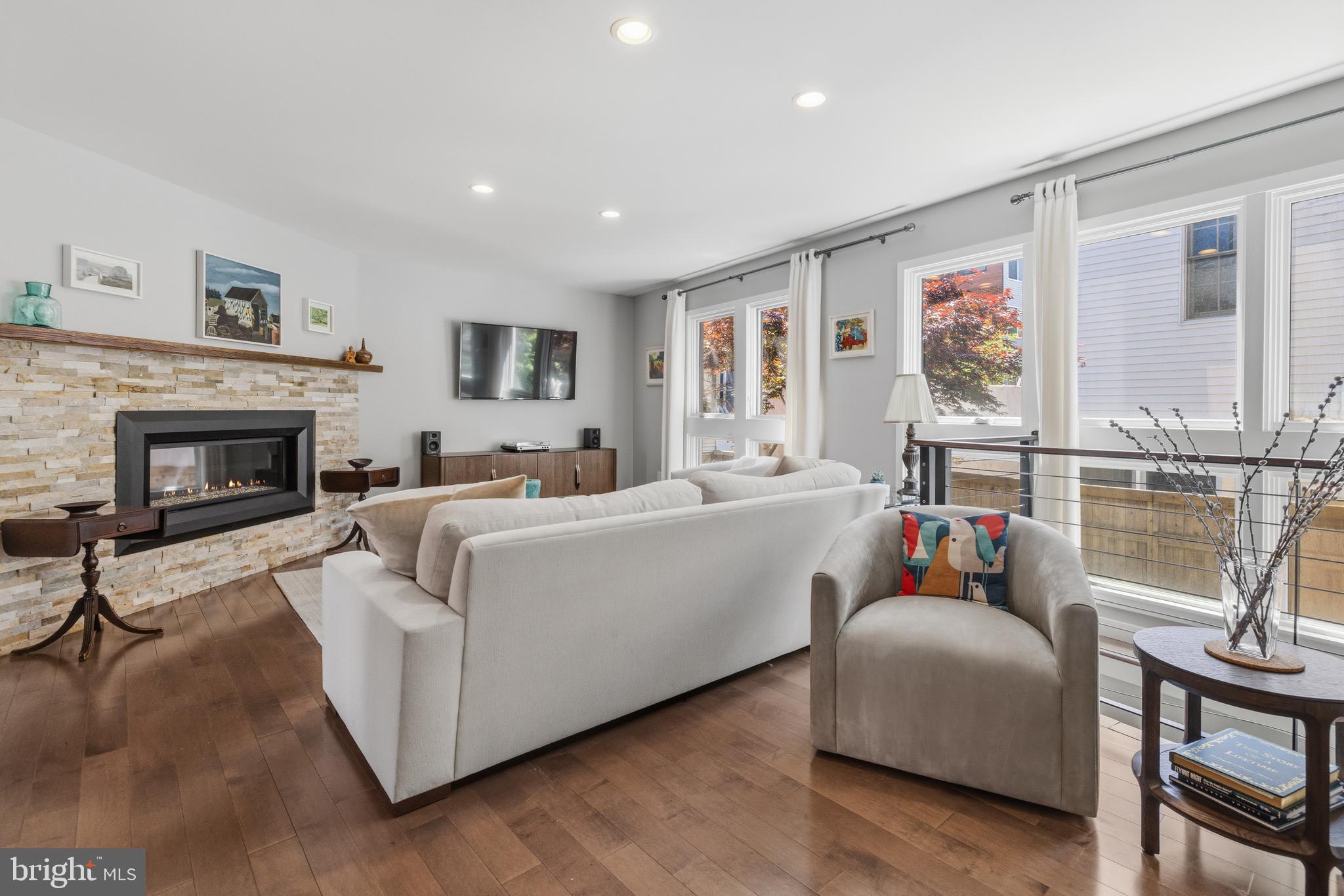BELLA VISTA - Residential