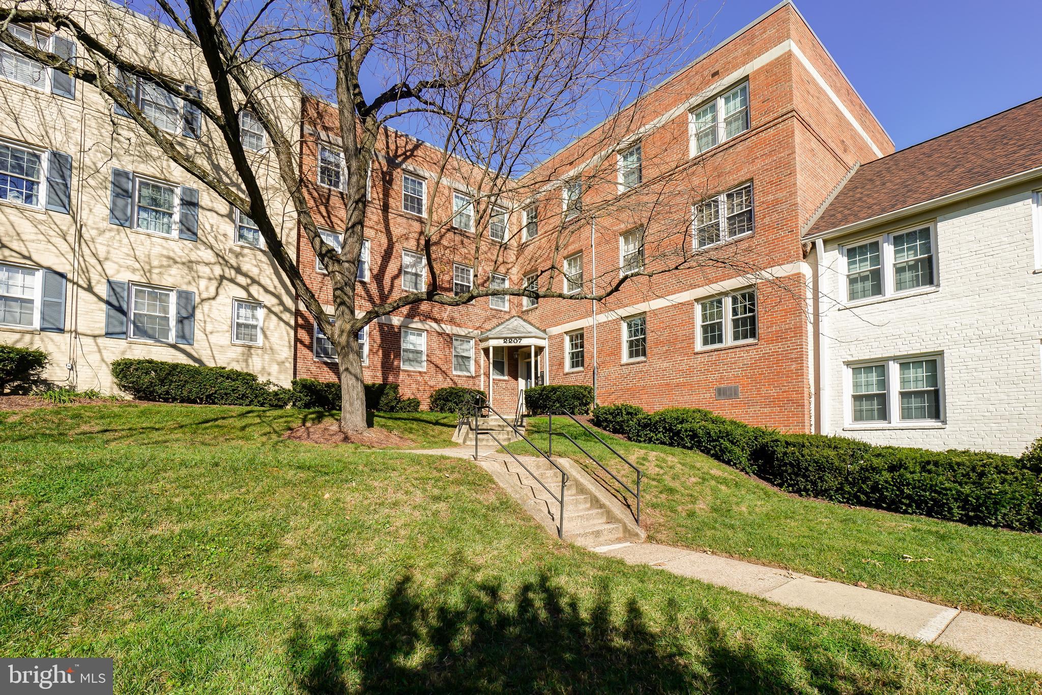 Charming condo in prime location! Just 1 Mile to Silver Spring Metro. Minutes to Downtown Silver Spring with great restaurants, shopping, and nightlife. Just steps to Rock Creek Park trails as well! The unit features 2 beds and 1 bath and the utility fee includes water/sewer. Enjoy the classic parquet flooring throughout. The dining room is huge and overlooks the kitchen with stainless steel appliances and ample cabinetry. The living space is bright with lots of natural light. The primary bedroom is large with peaceful views of the trees and common area. There is convenient in unit laundry as well. Don't miss out on this gem!