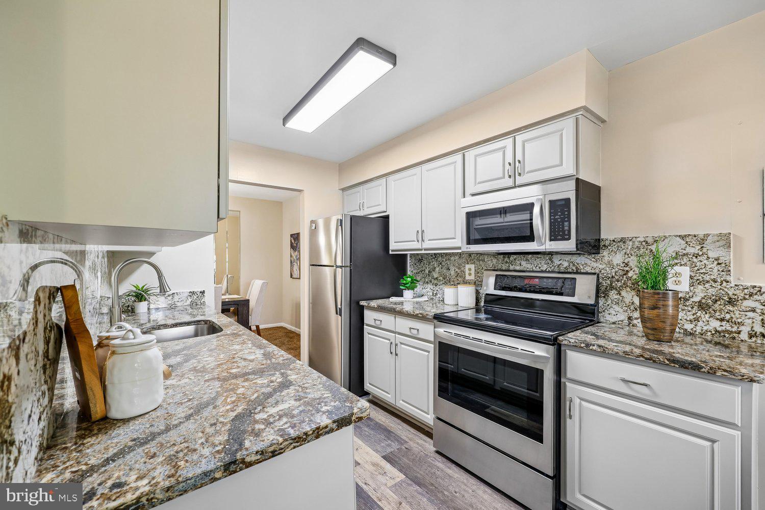 HOMELAND VILLAGE - Residential
