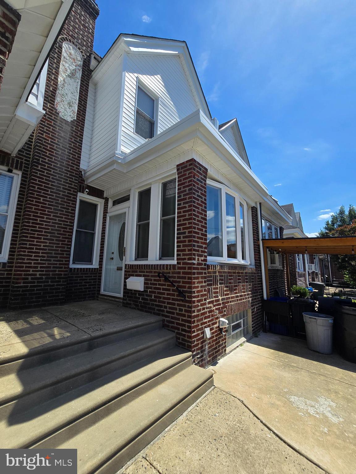 LAWNDALE - Residential